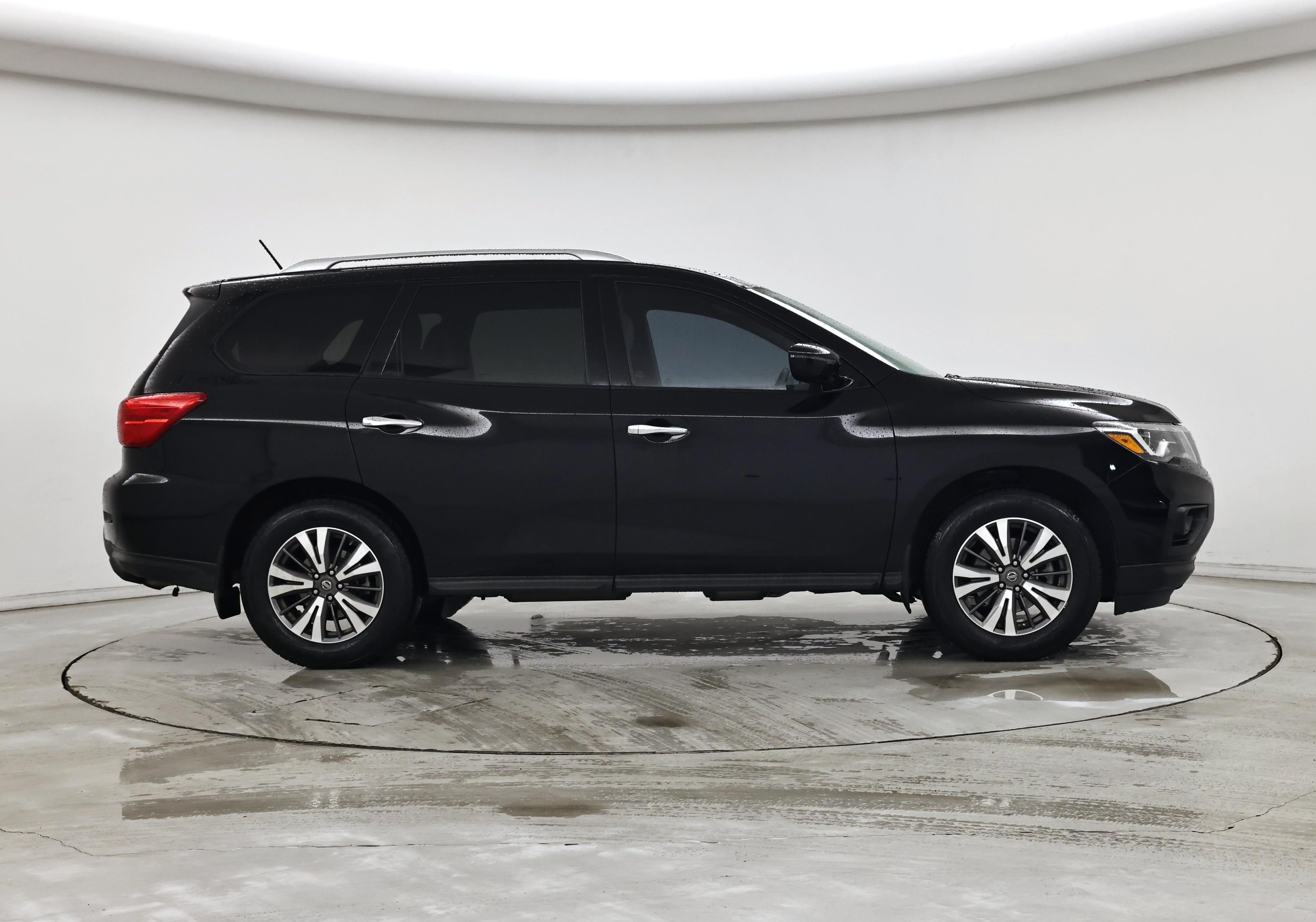 Thumbnail: 2017 Nissan Pathfinder - 7