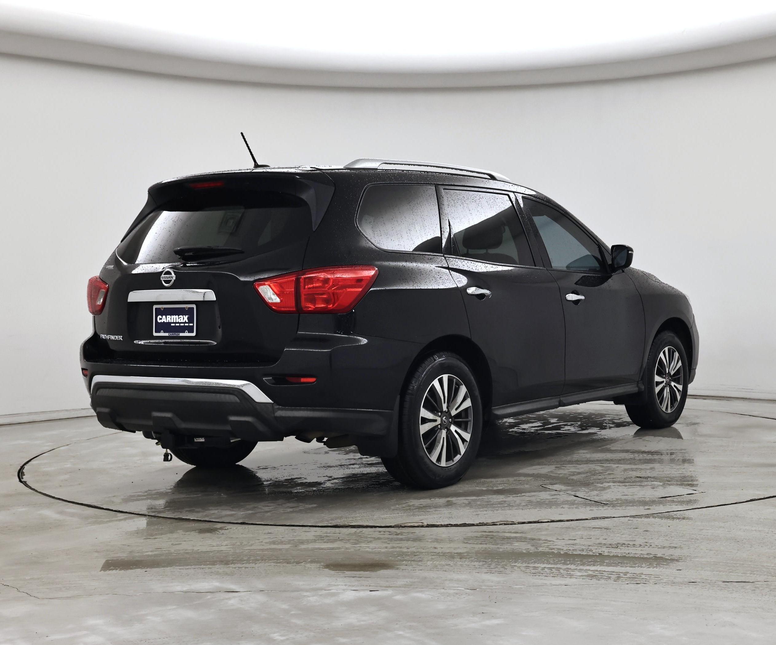 Thumbnail: 2017 Nissan Pathfinder - 8