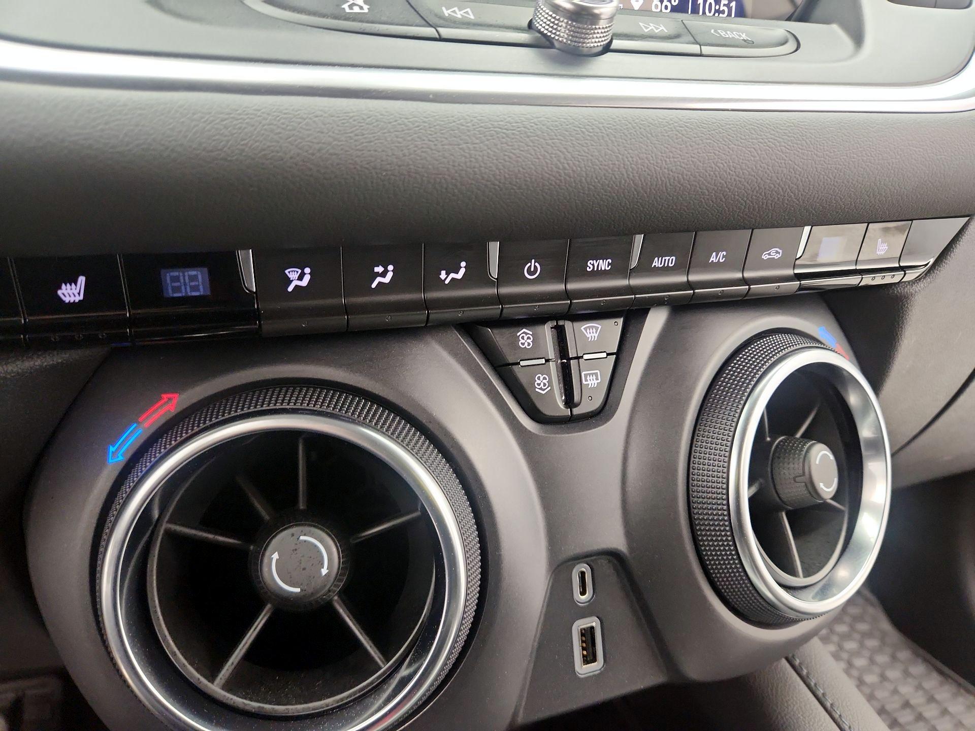 Thumbnail: 2022 Chevrolet Blazer - 16