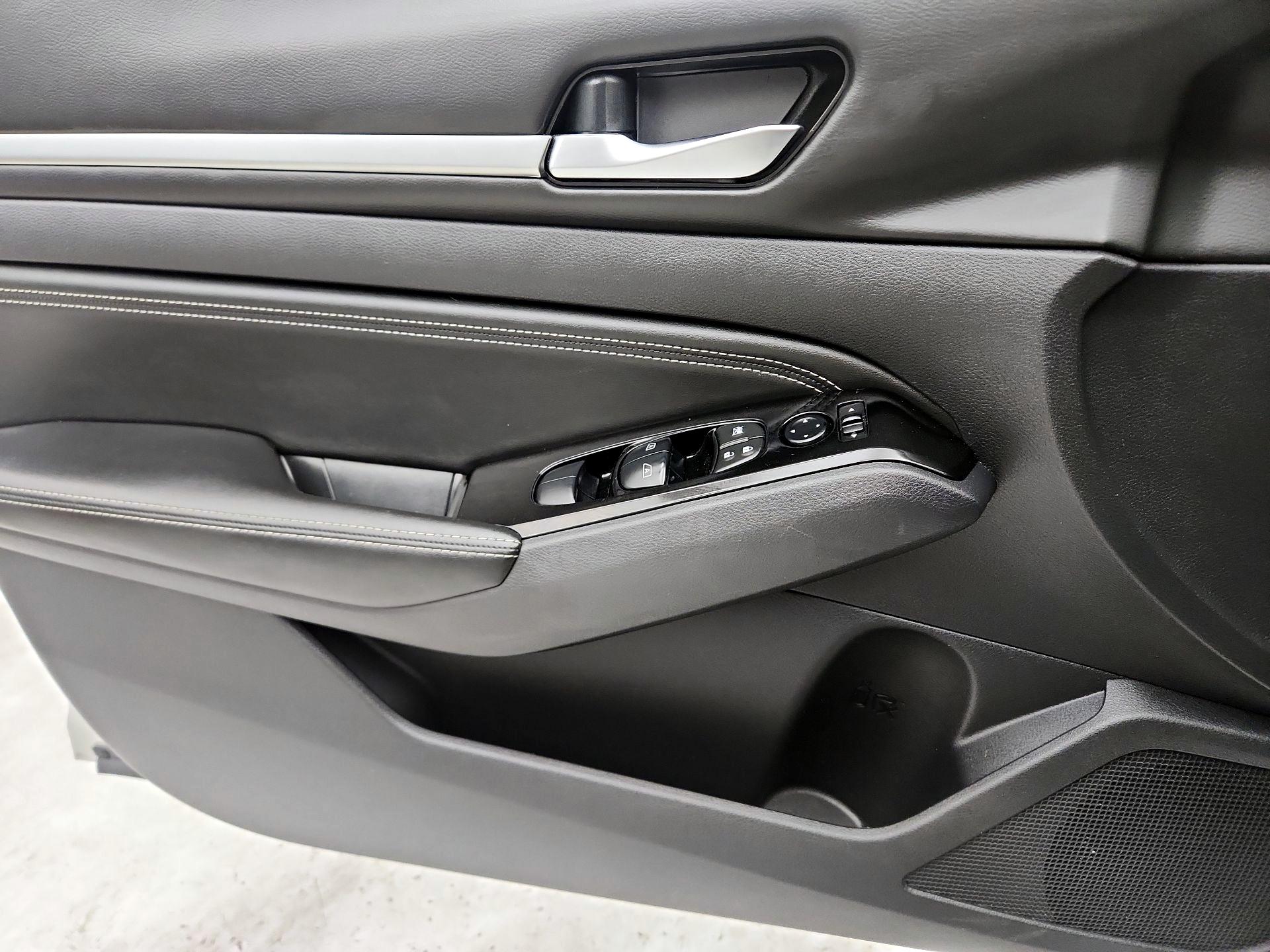 Thumbnail: 2020 Nissan Altima - 12