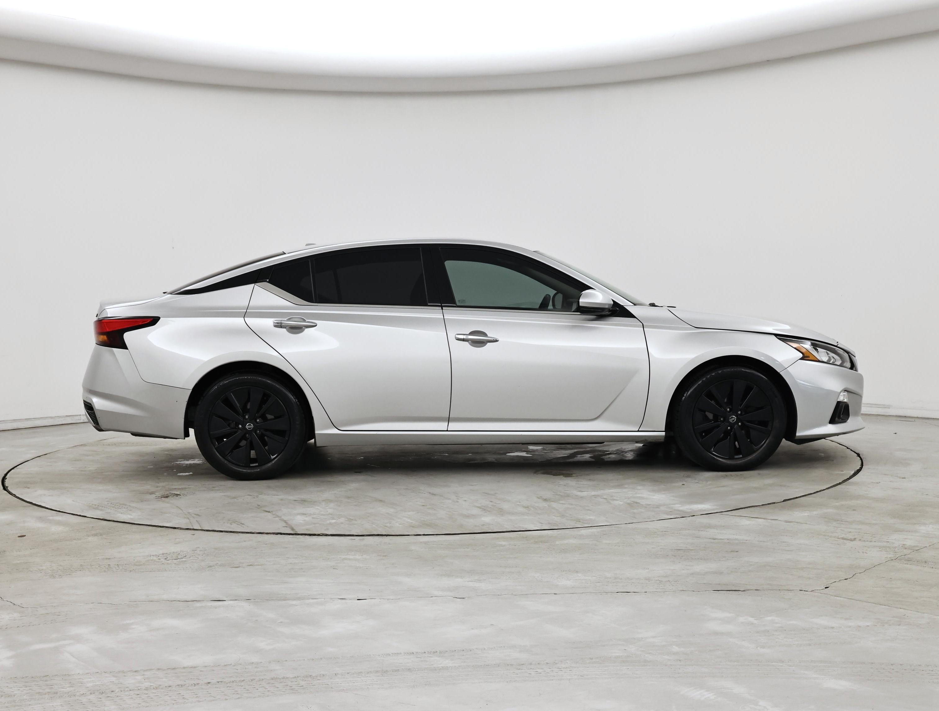 Thumbnail: 2020 Nissan Altima - 7