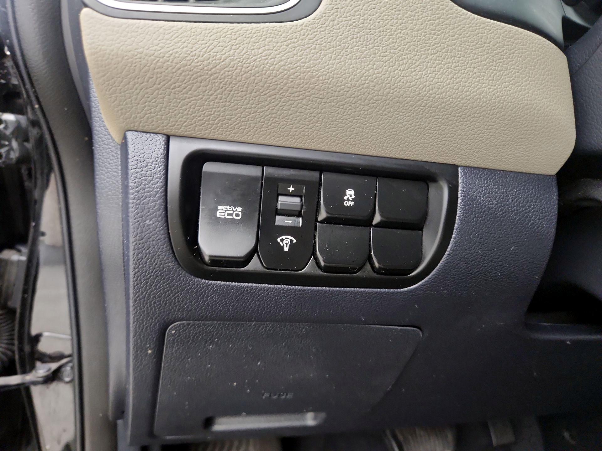 Thumbnail: 2017 Kia Rio - 13