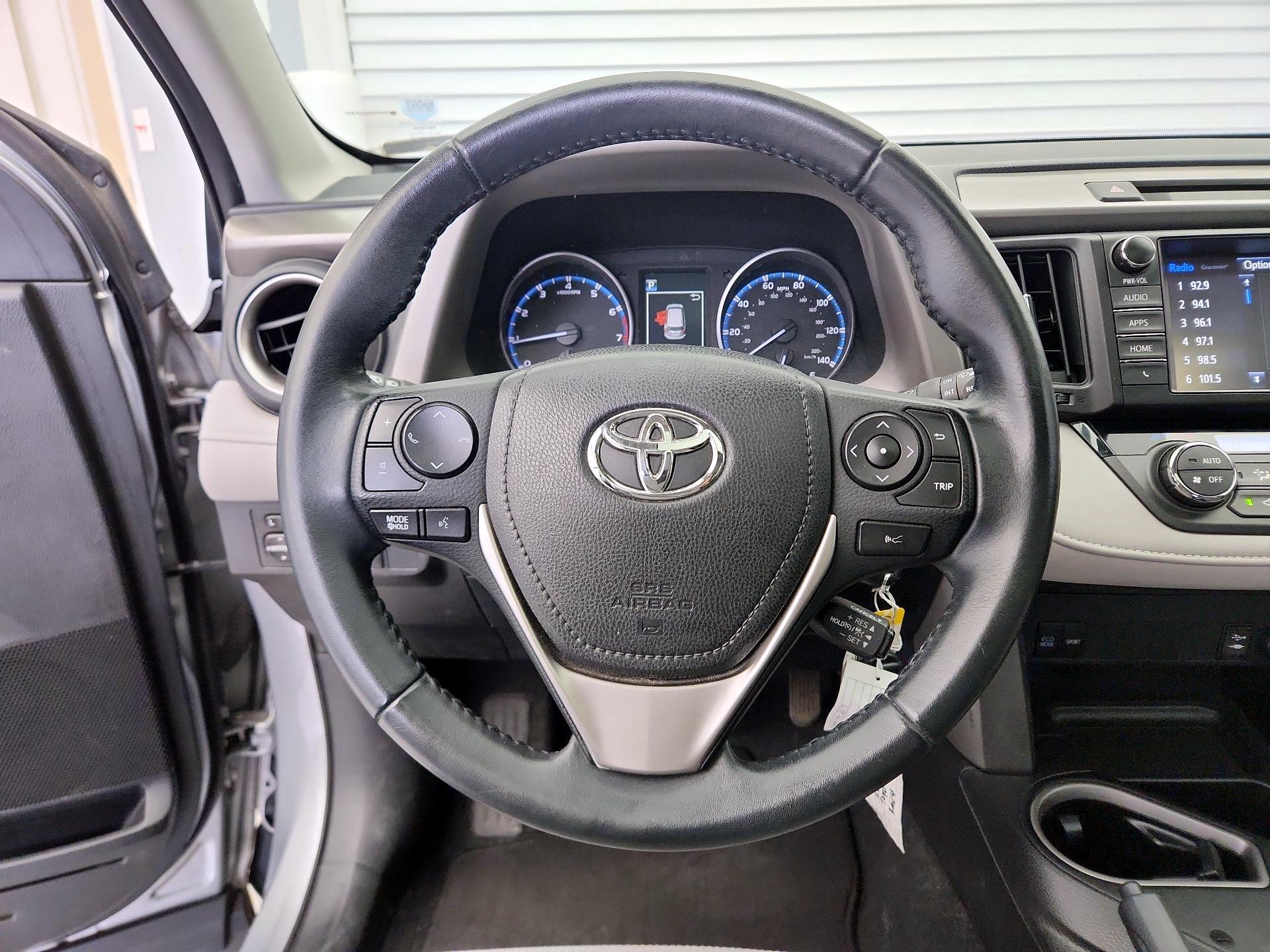 Thumbnail: 2017 Toyota RAV4 - 10