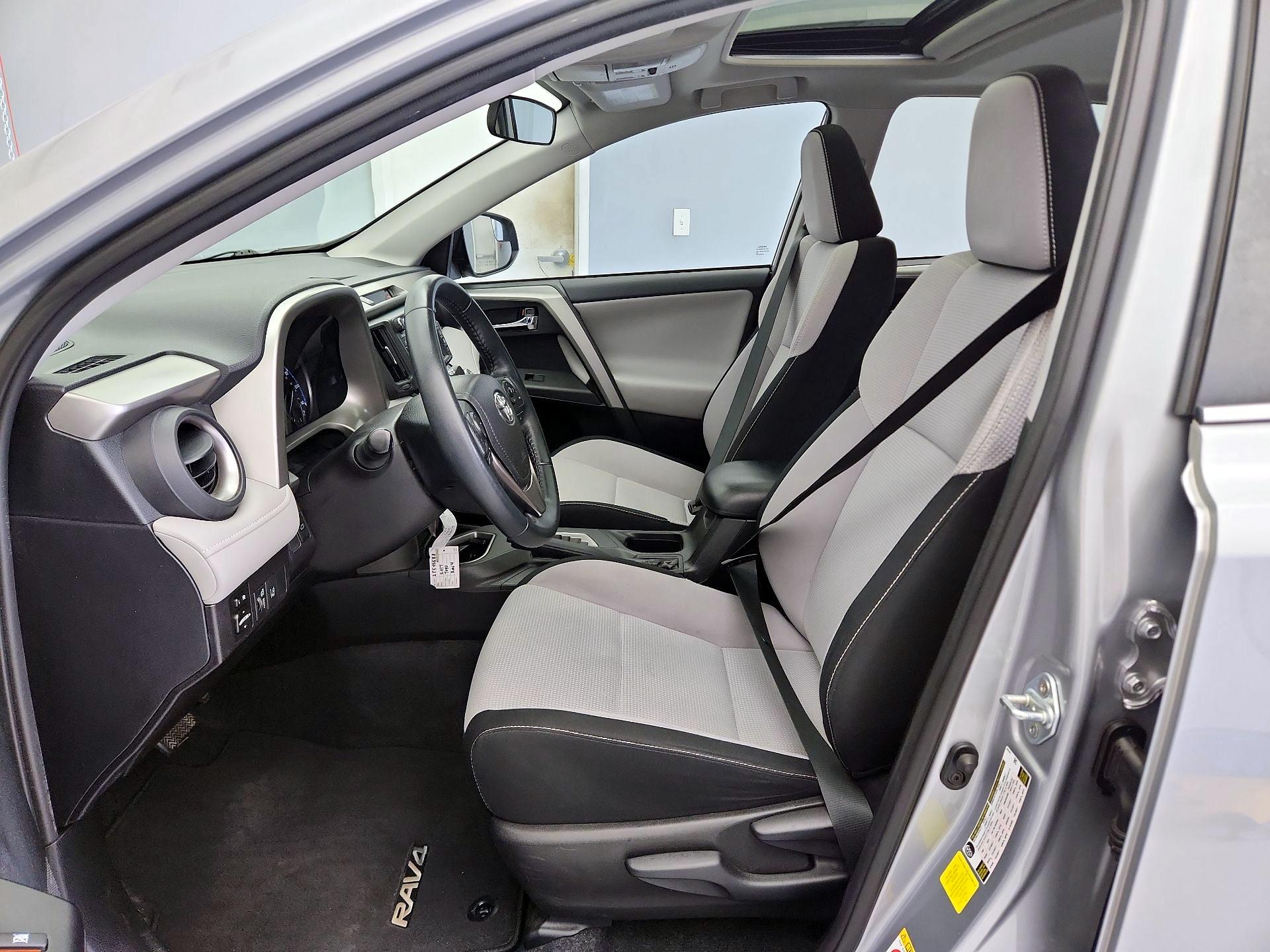 Thumbnail: 2017 Toyota RAV4 - 11