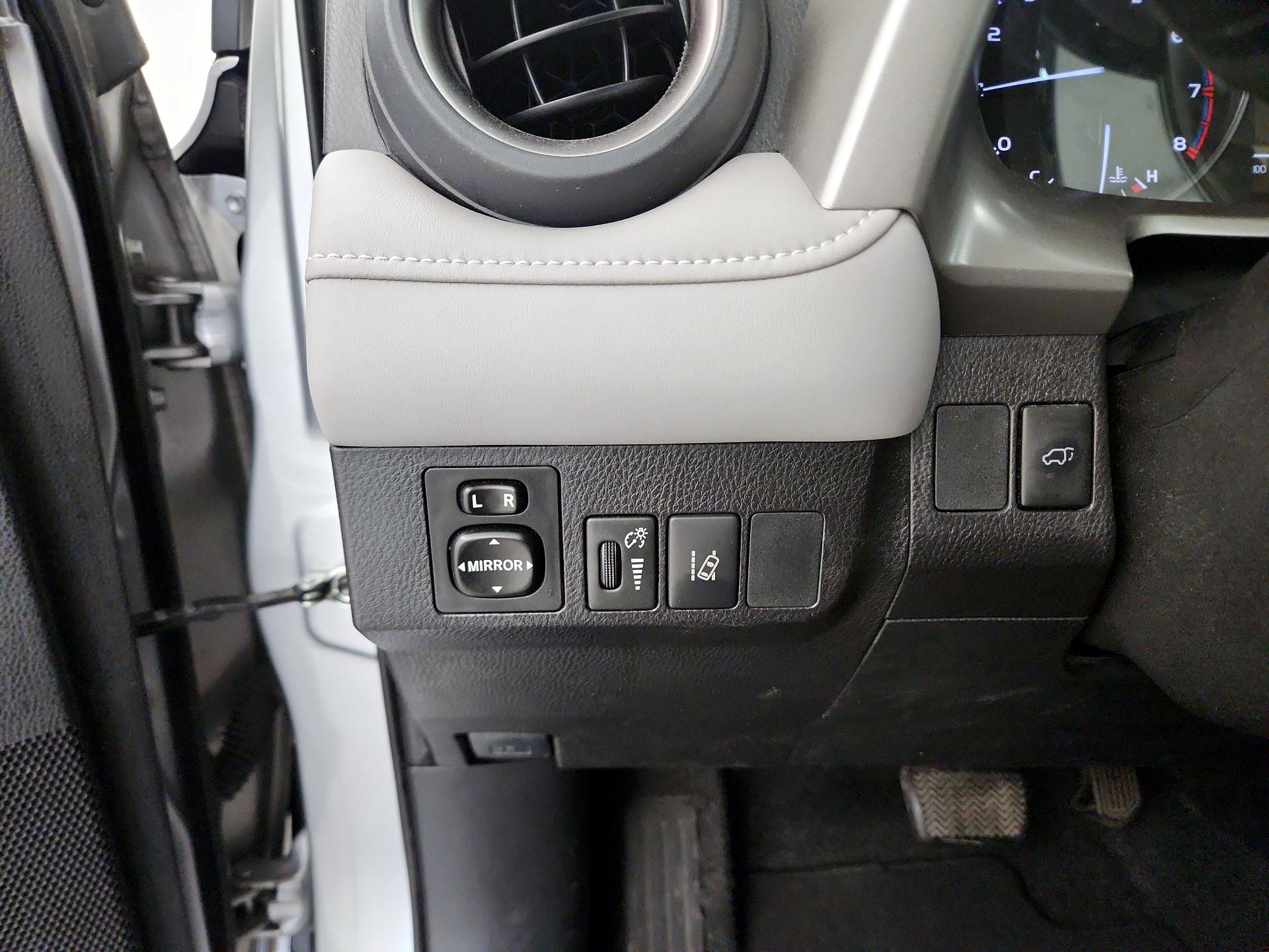 Thumbnail: 2017 Toyota RAV4 - 13