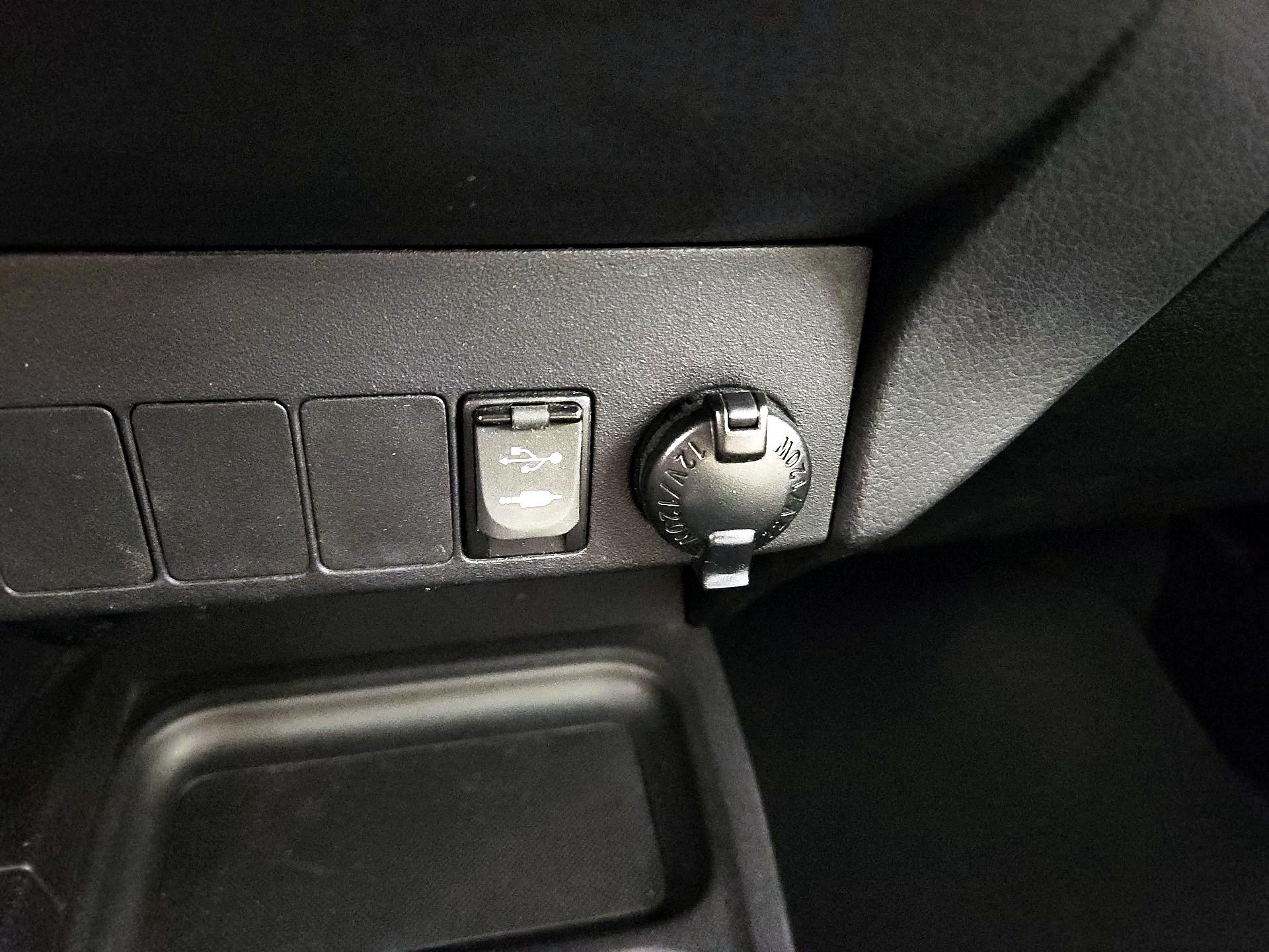 Thumbnail: 2017 Toyota RAV4 - 18