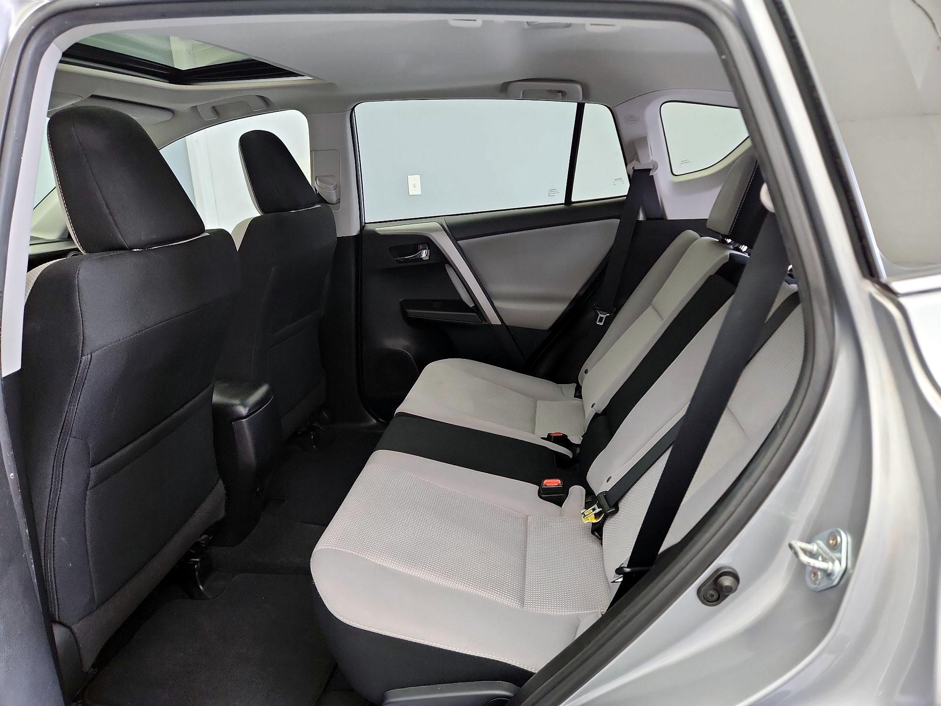 Thumbnail: 2017 Toyota RAV4 - 20