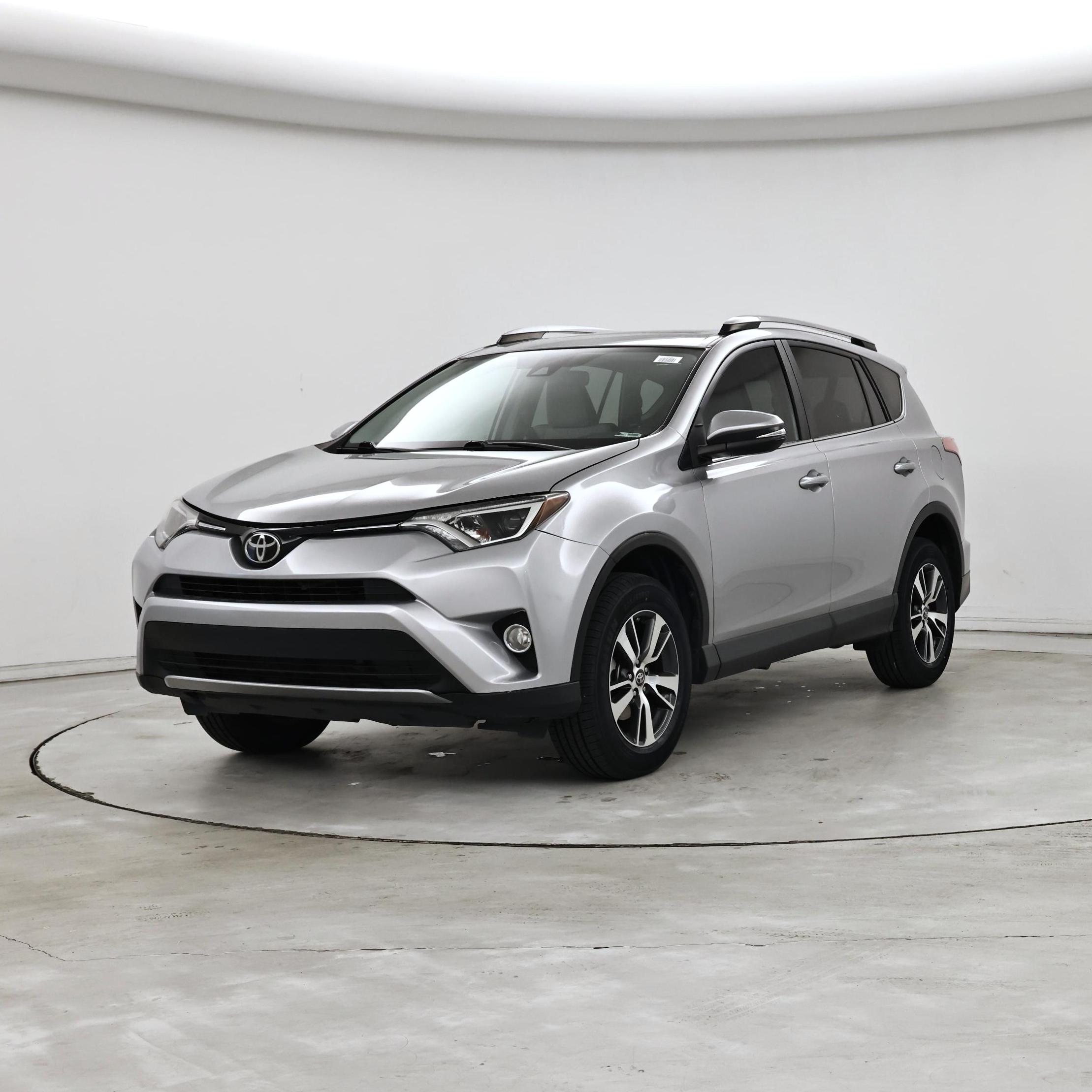 Thumbnail: 2017 Toyota RAV4 - 4