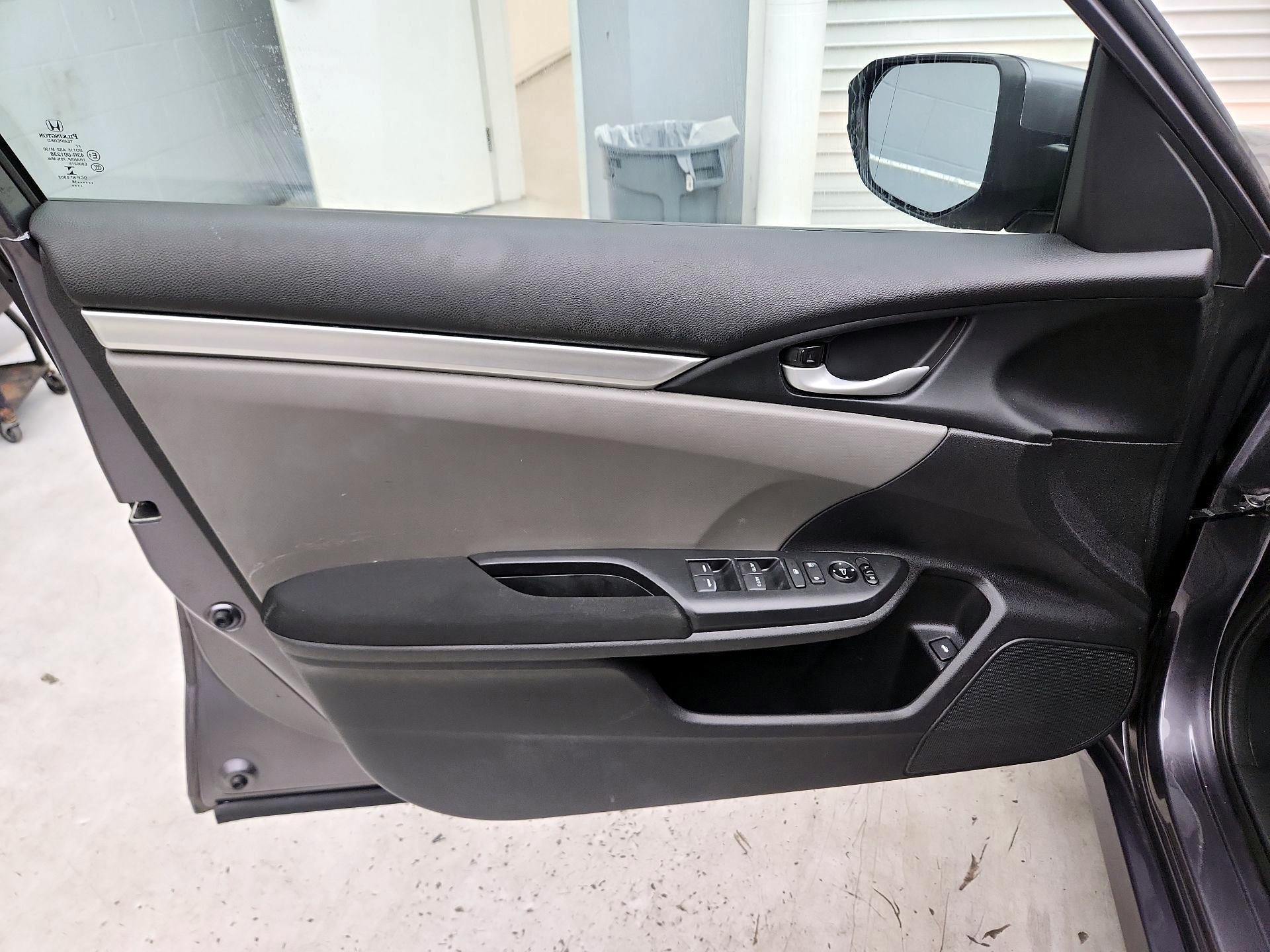 Thumbnail: 2016 Honda Civic - 12