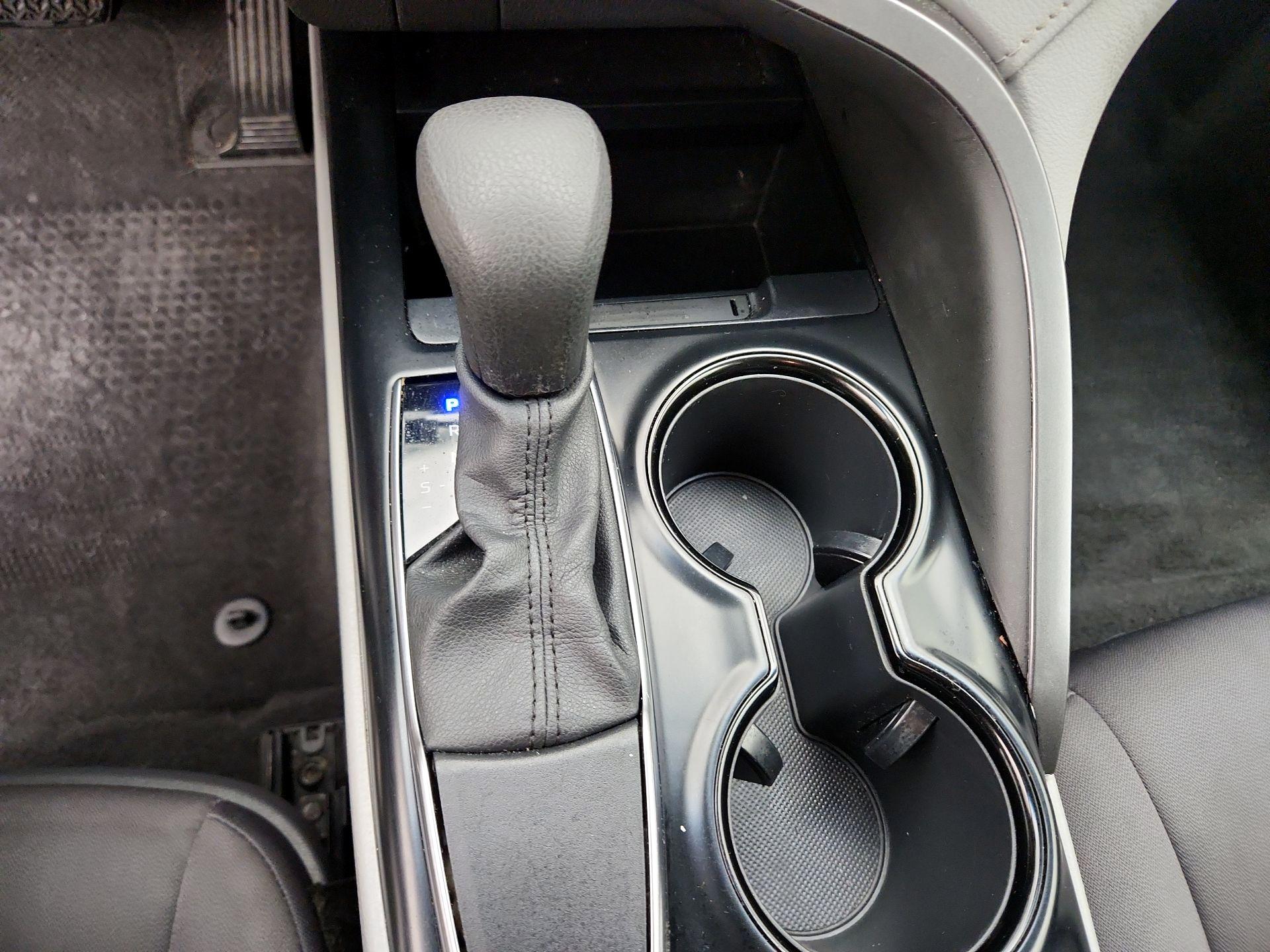 Thumbnail: 2020 Toyota Camry - 17