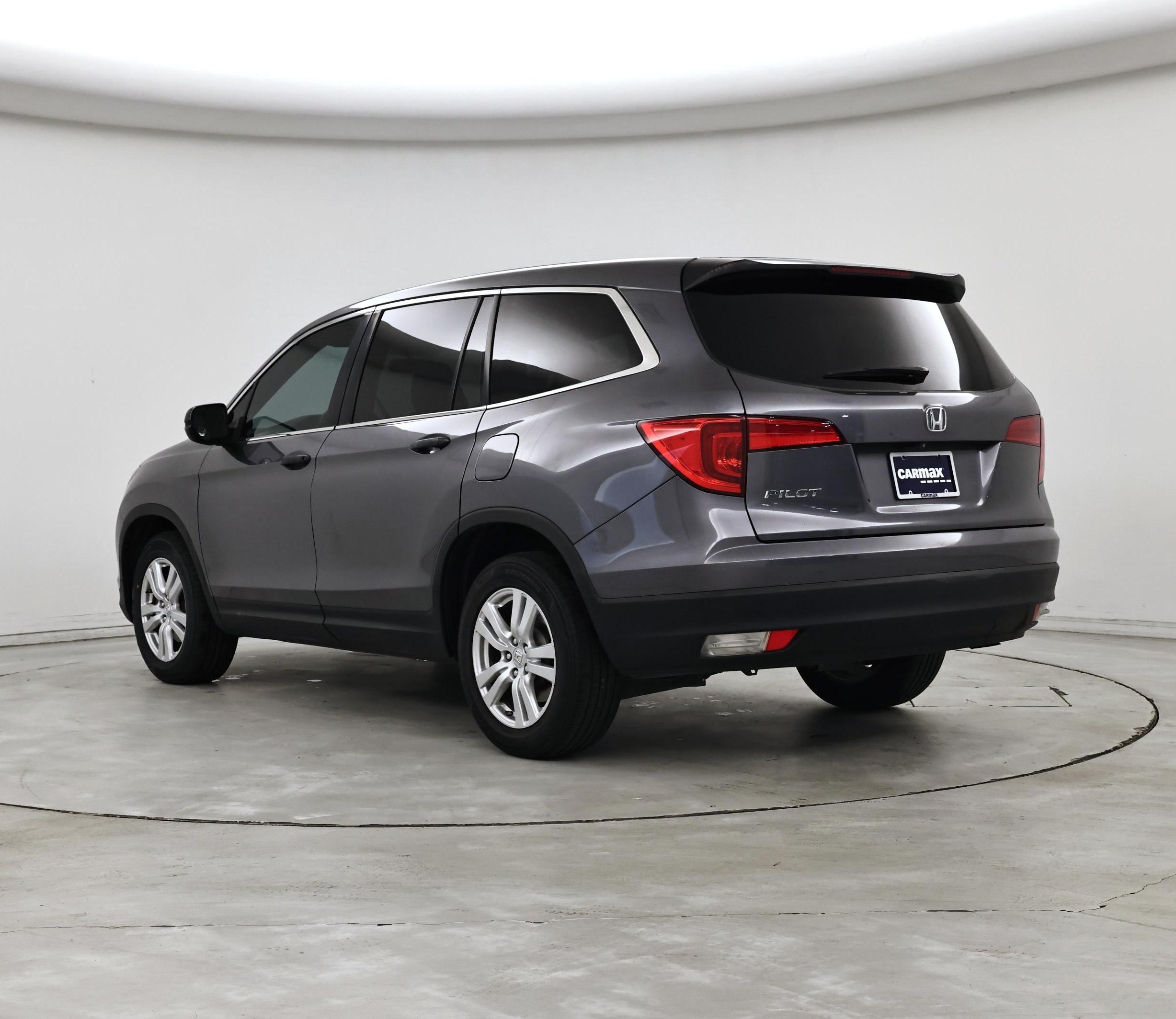 Thumbnail: 2016 Honda Pilot - 2