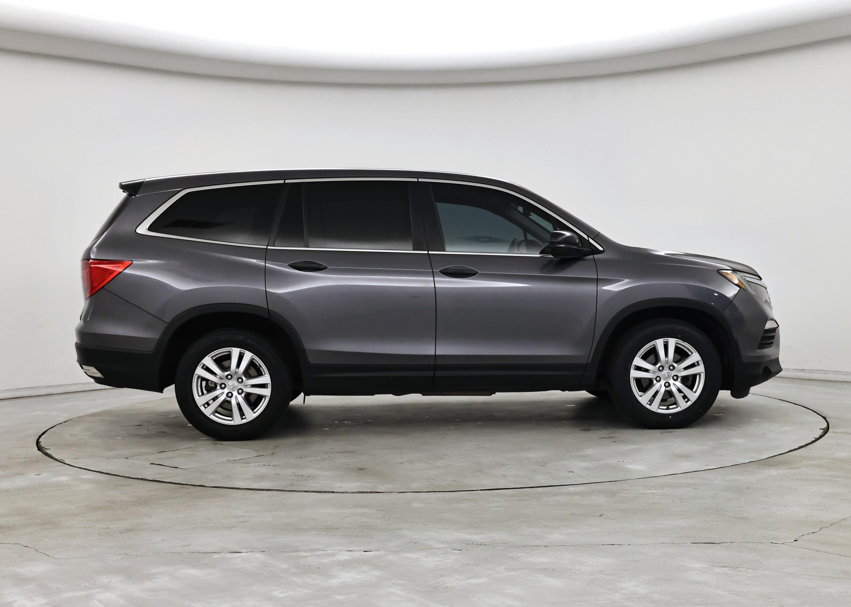 Thumbnail: 2016 Honda Pilot - 7
