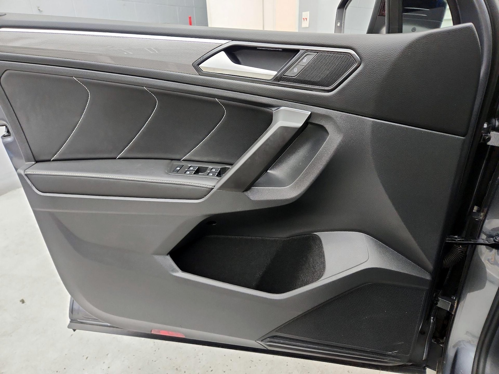 2022 Volkswagen Tiguan SE R-LINE BLACK - Photo 13