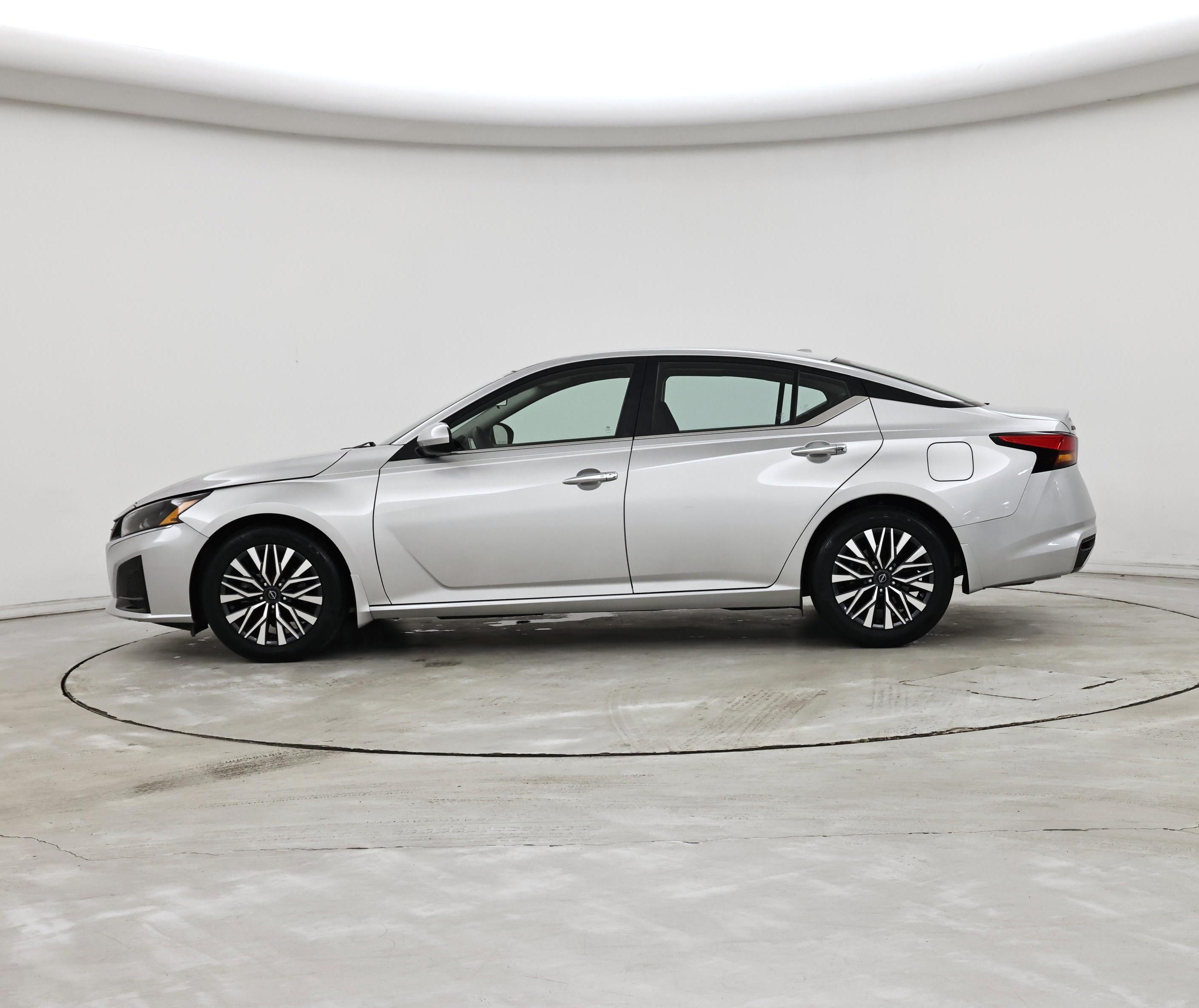 Thumbnail: 2023 Nissan Altima - 3