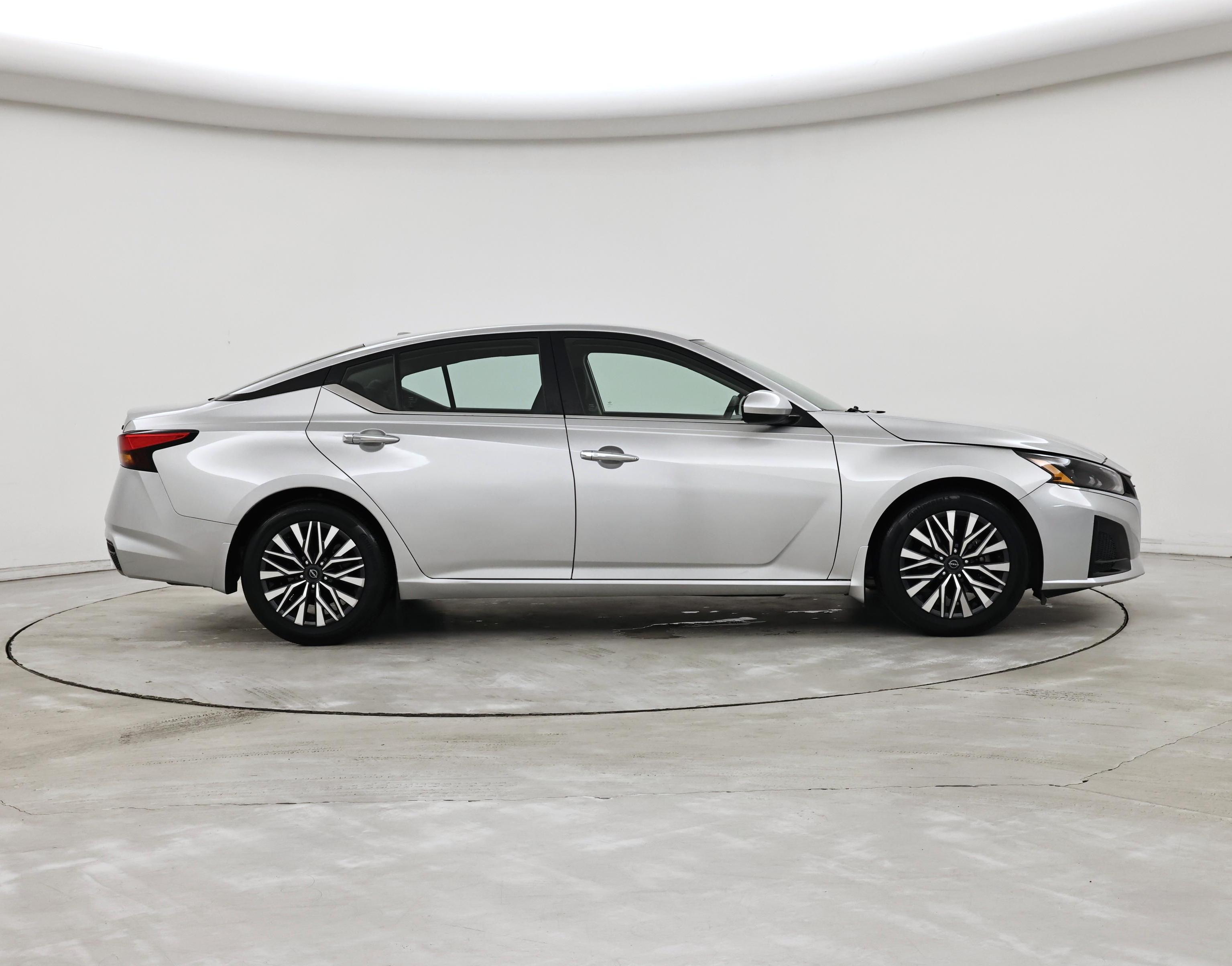 Thumbnail: 2023 Nissan Altima - 7