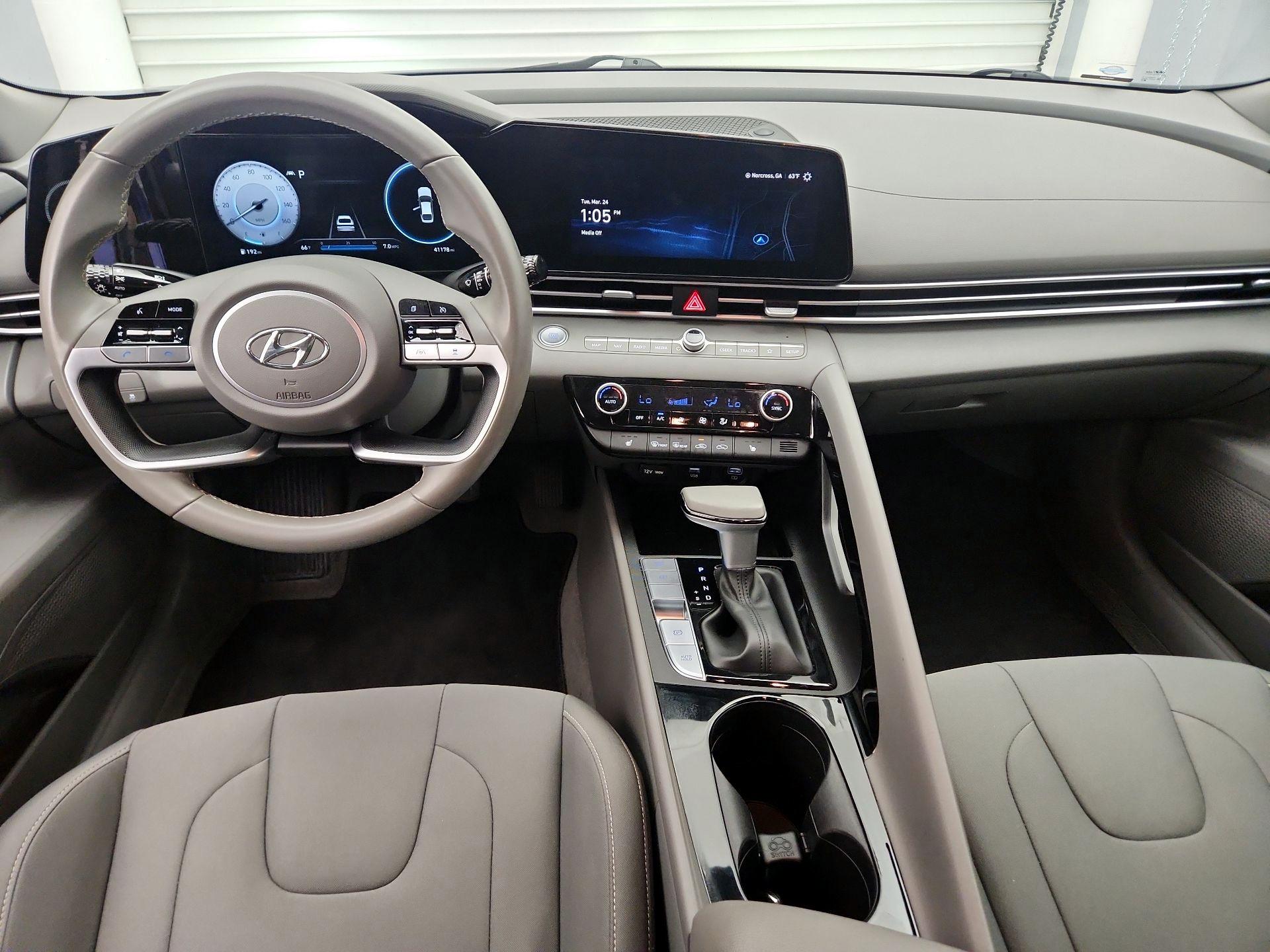 Thumbnail: 2023 Hyundai Elantra - 9