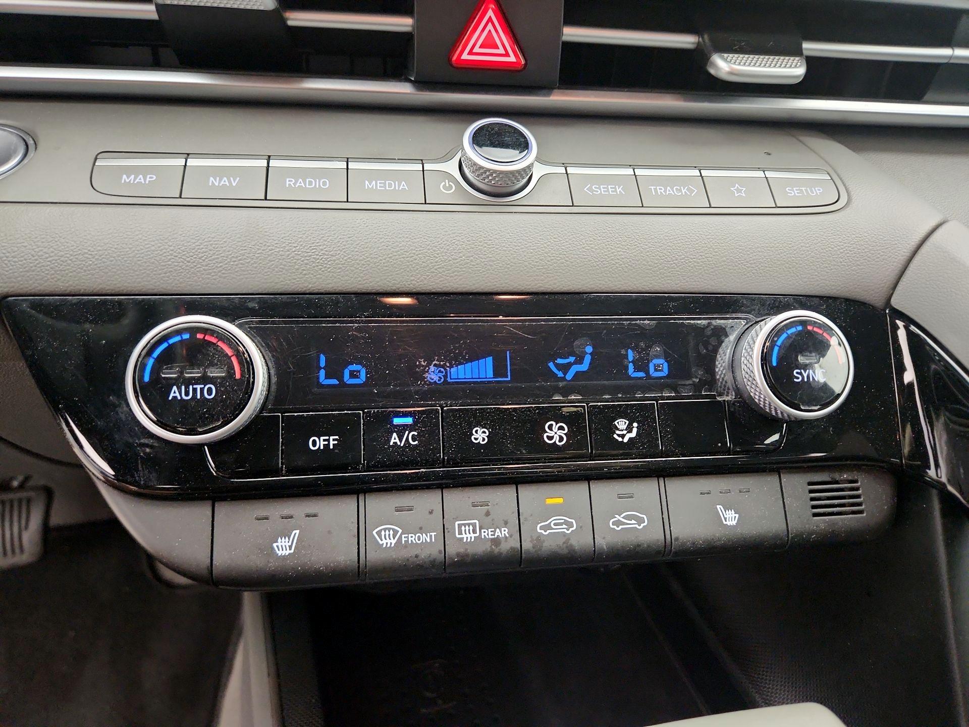 Thumbnail: 2023 Hyundai Elantra - 17