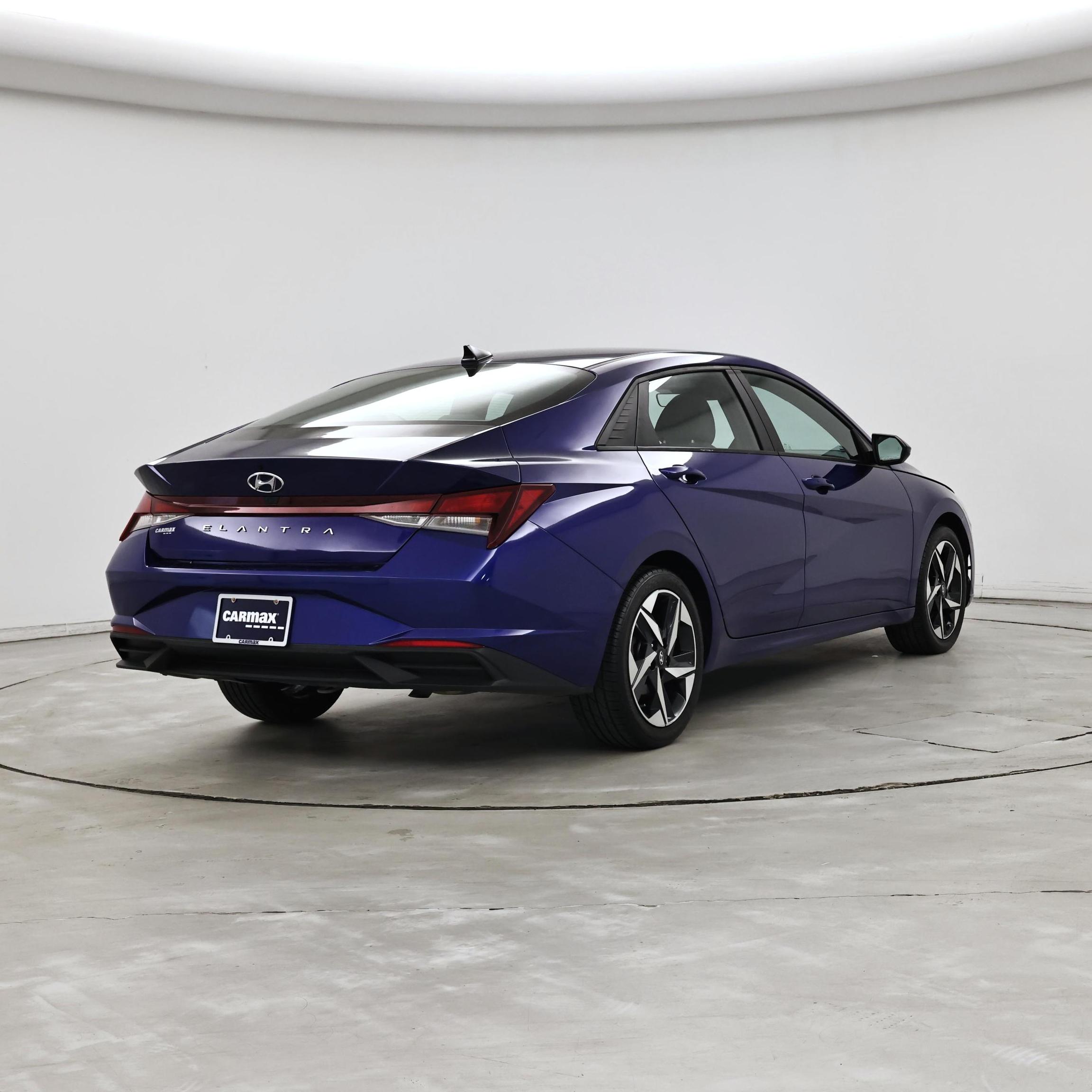 Thumbnail: 2023 Hyundai Elantra - 8