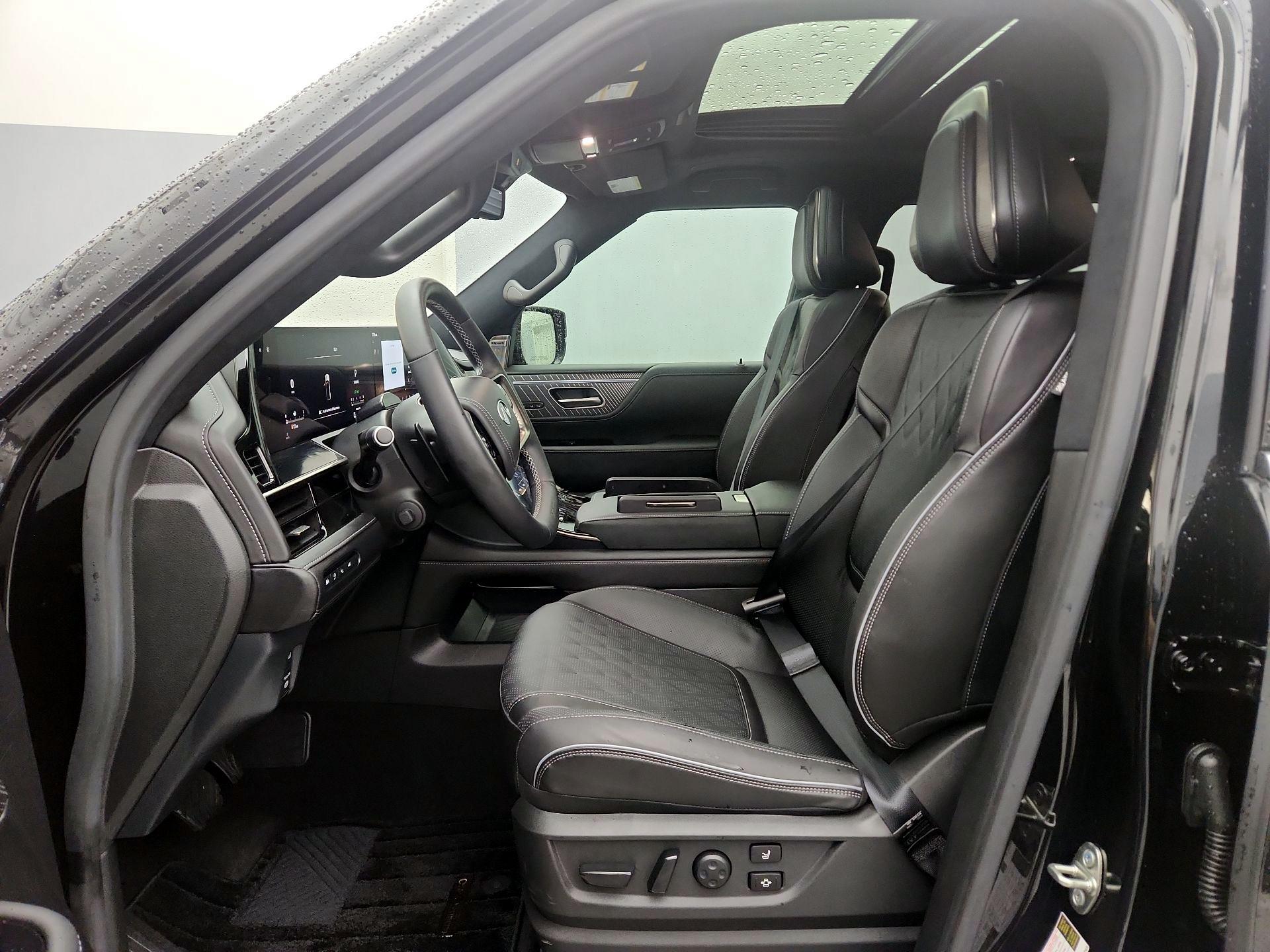 Thumbnail: 2025 INFINITI QX80 - 11