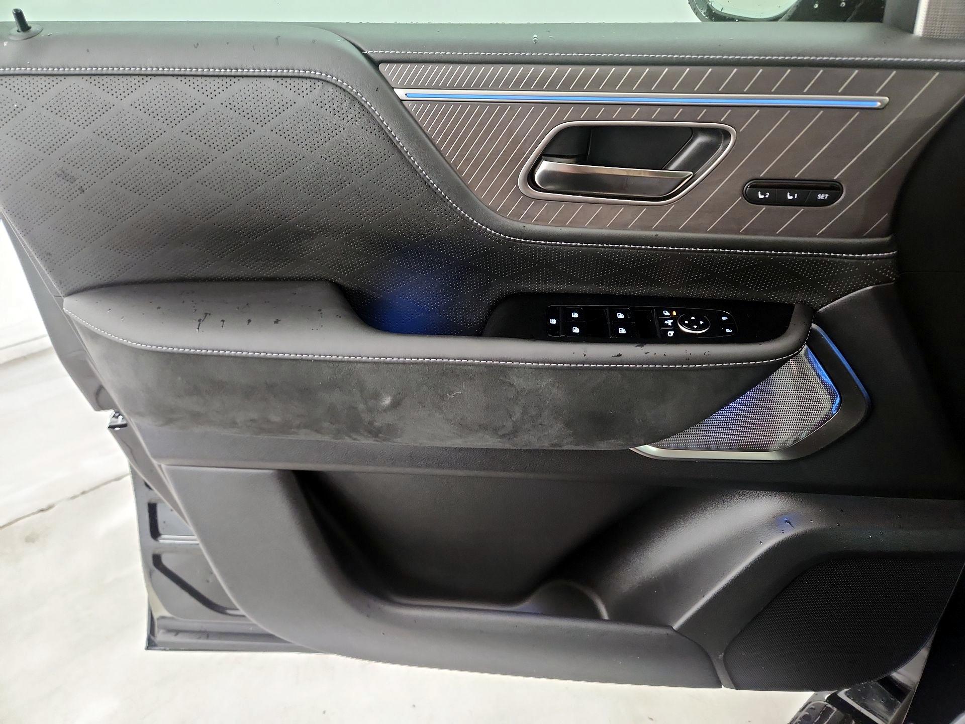 Thumbnail: 2025 INFINITI QX80 - 12