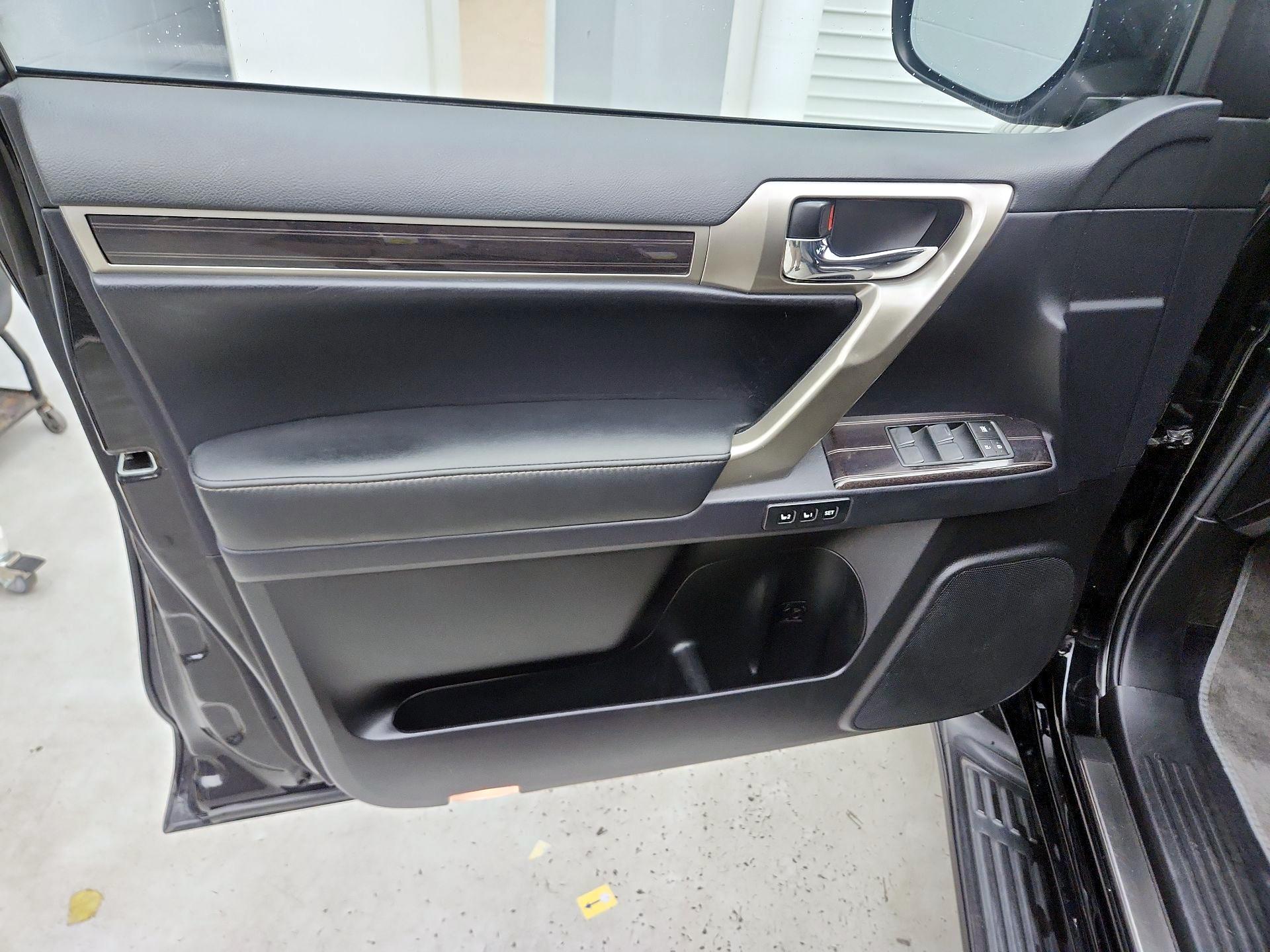 Thumbnail: 2021 Lexus GX - 12