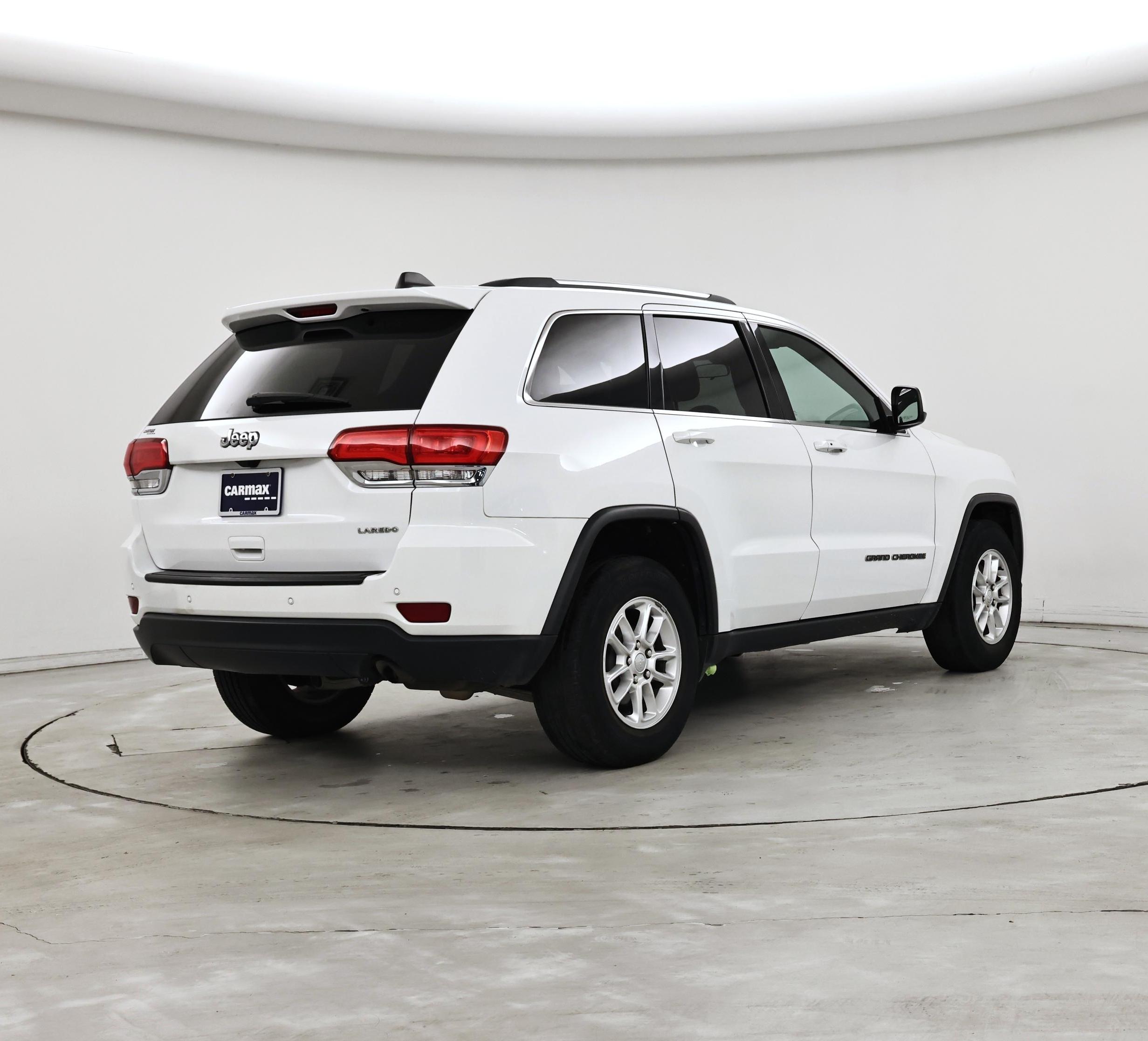 Thumbnail: 2018 Jeep Grand Cherokee - 8