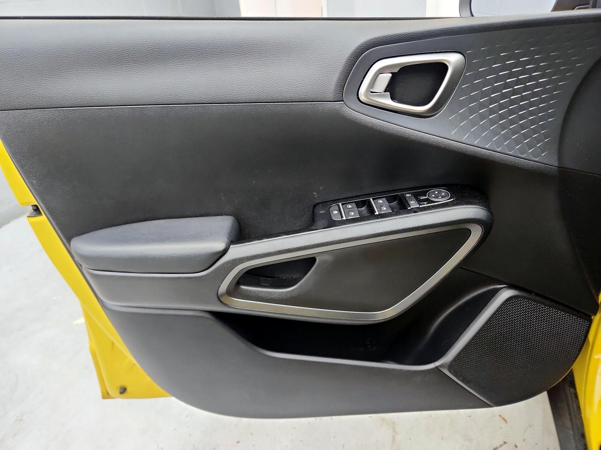 Thumbnail: 2020 Kia Soul - 12