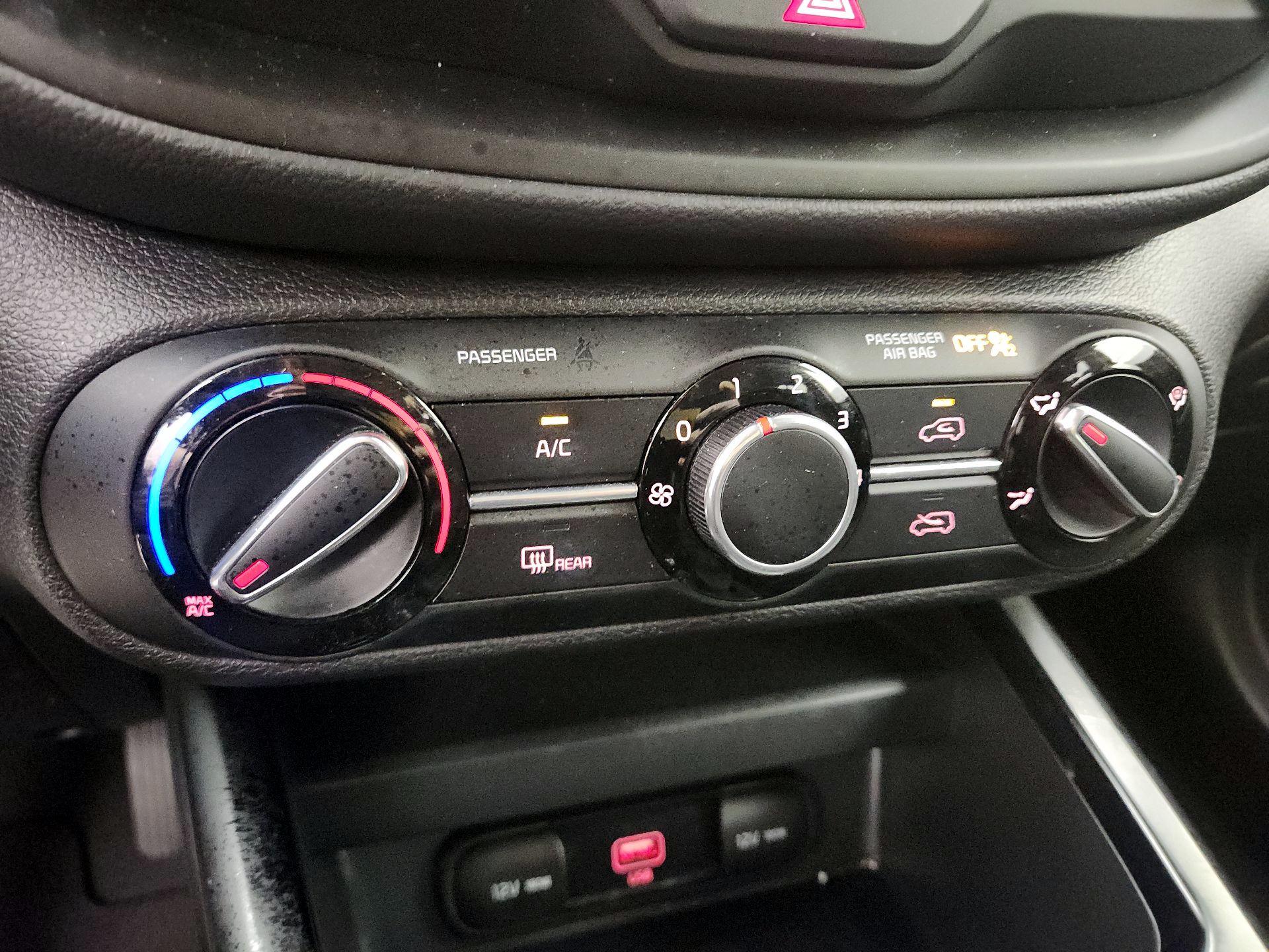 Thumbnail: 2020 Kia Soul - 16