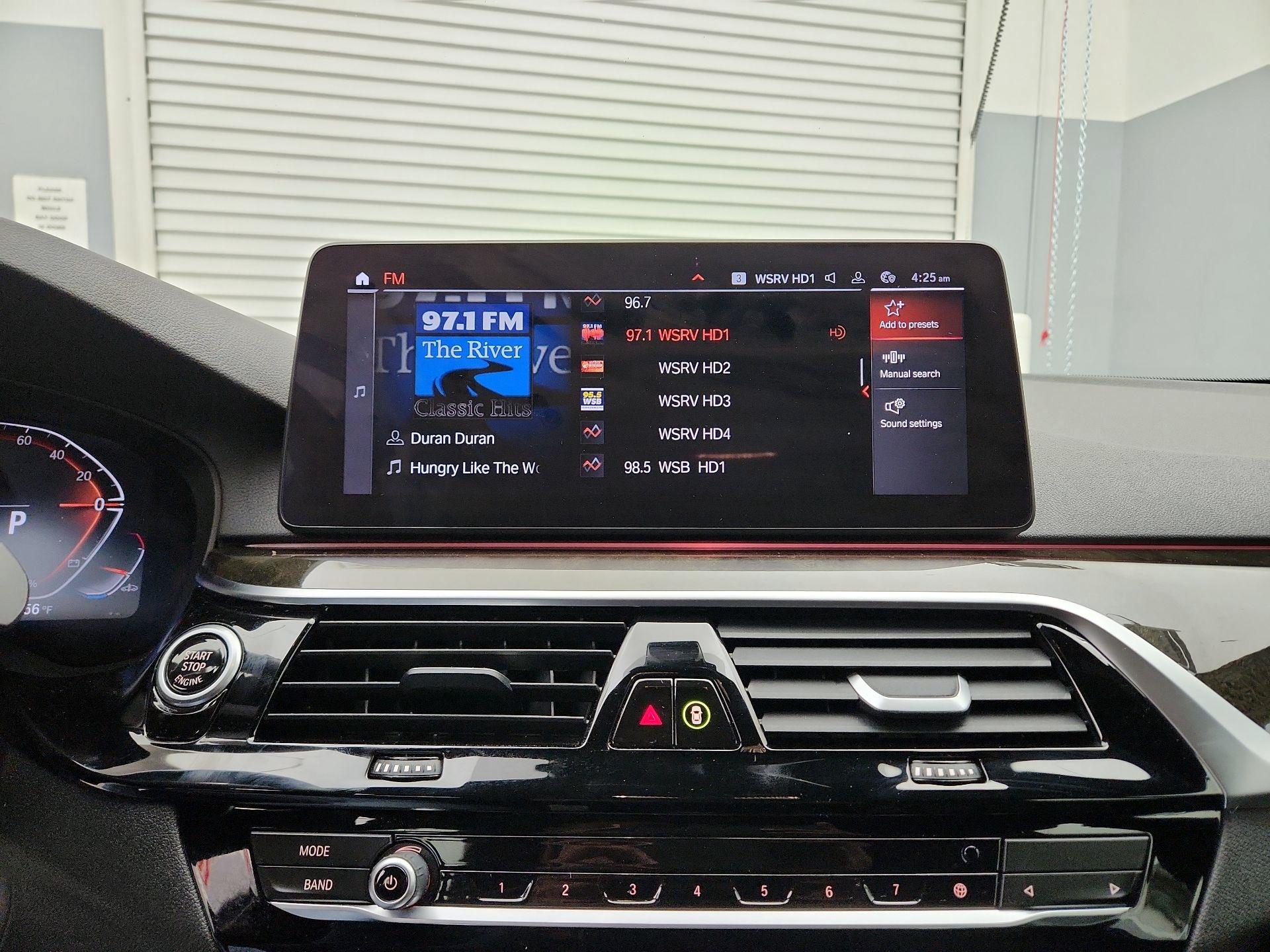 Thumbnail: 2021 BMW 5 Series - 16