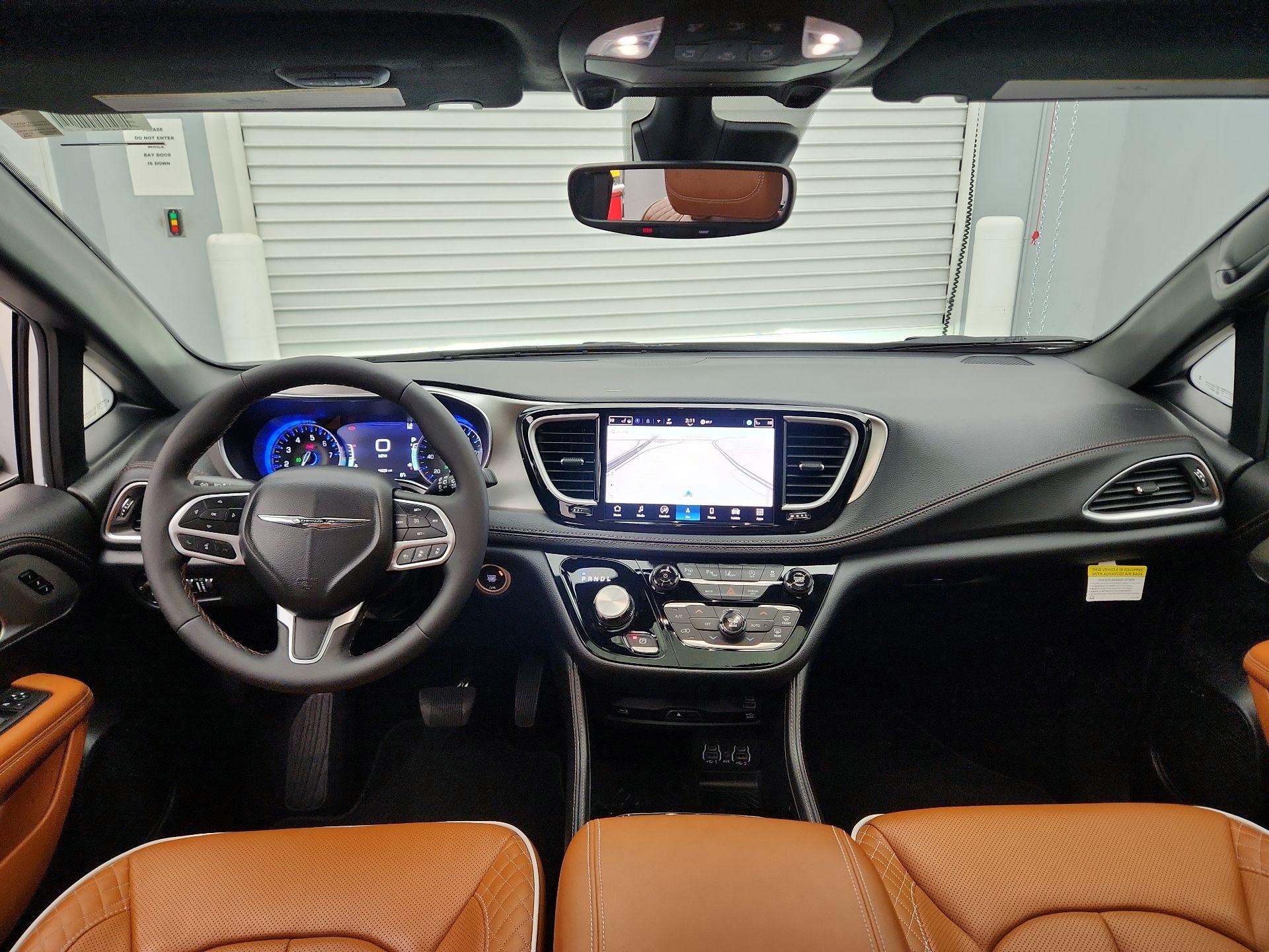 Thumbnail: 2025 Chrysler Pacifica - 9