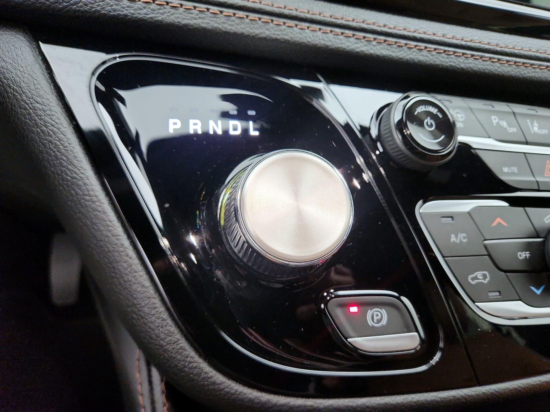 Thumbnail: 2025 Chrysler Pacifica - 18