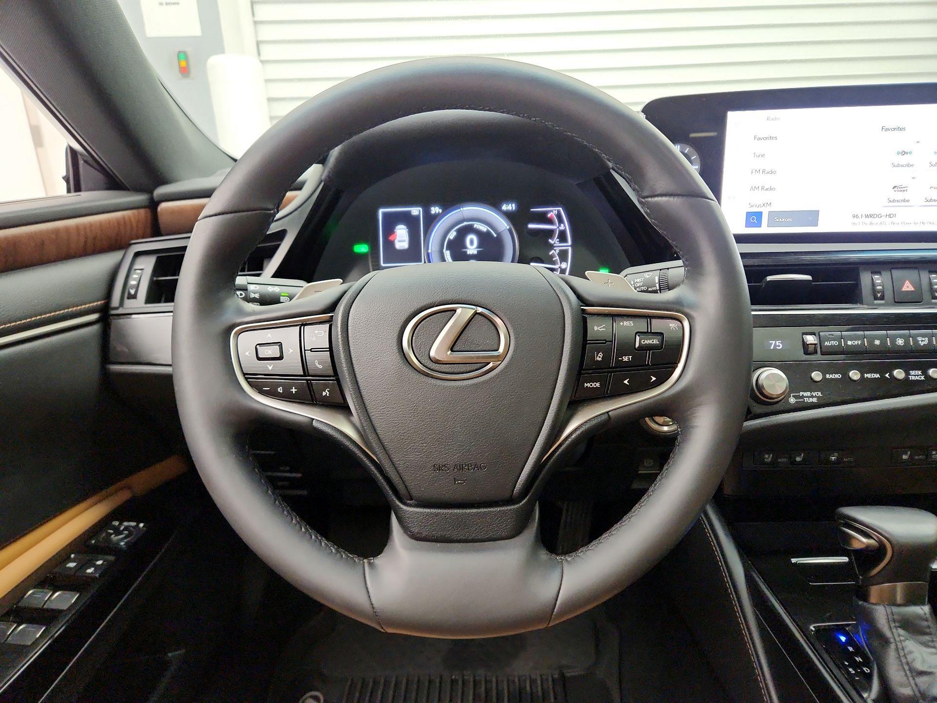 Thumbnail: 2023 Lexus ES - 10