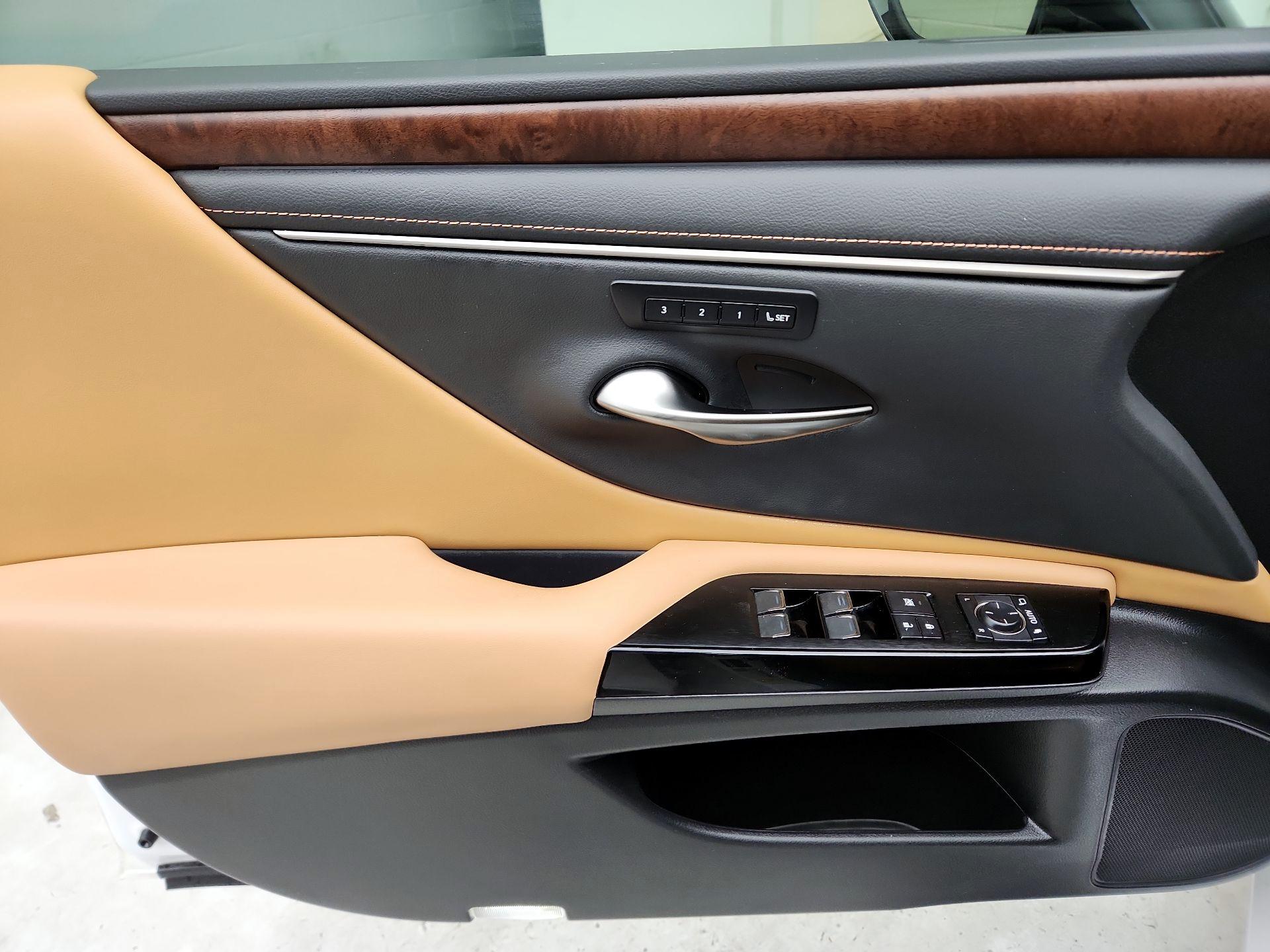 Thumbnail: 2023 Lexus ES - 12
