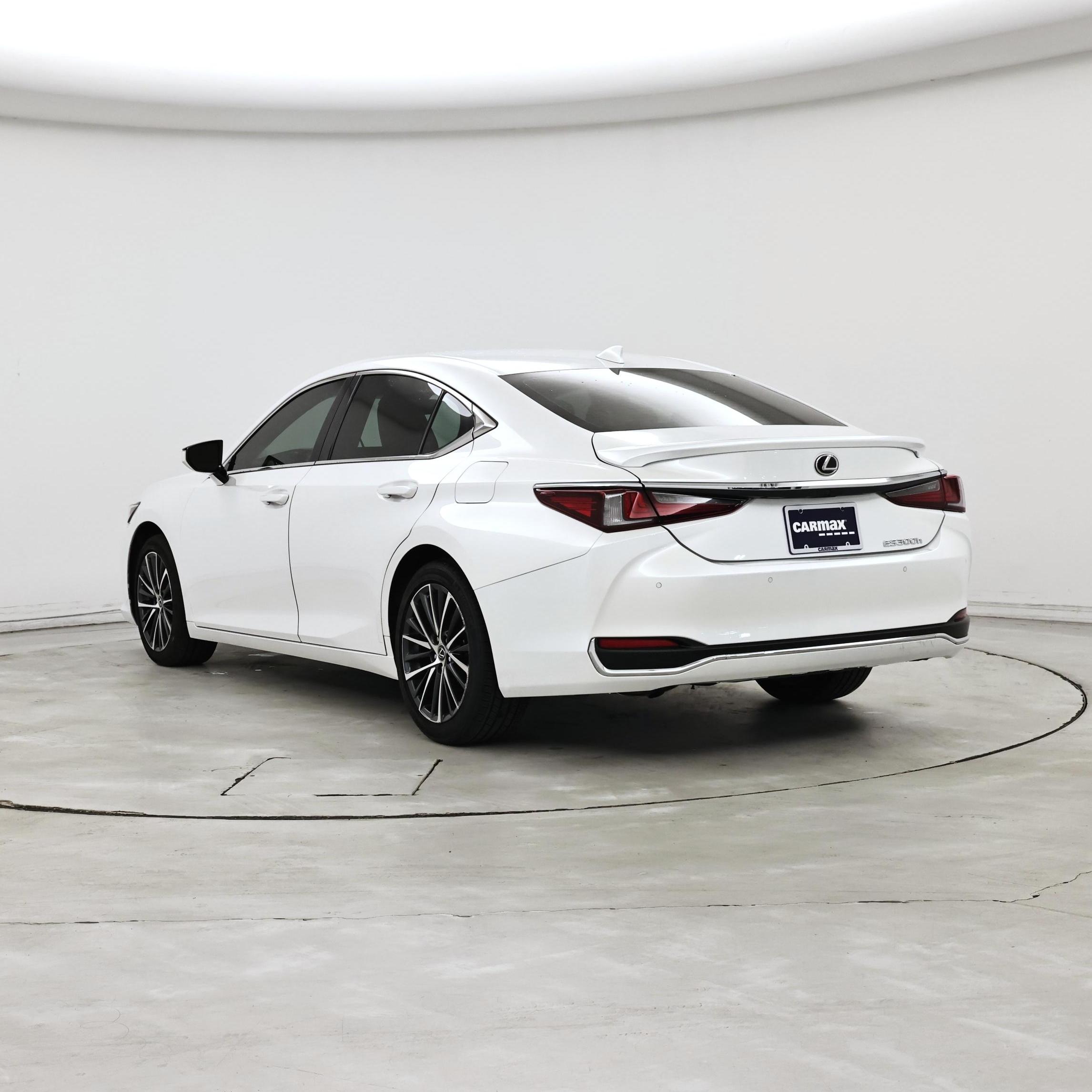 Thumbnail: 2023 Lexus ES - 2