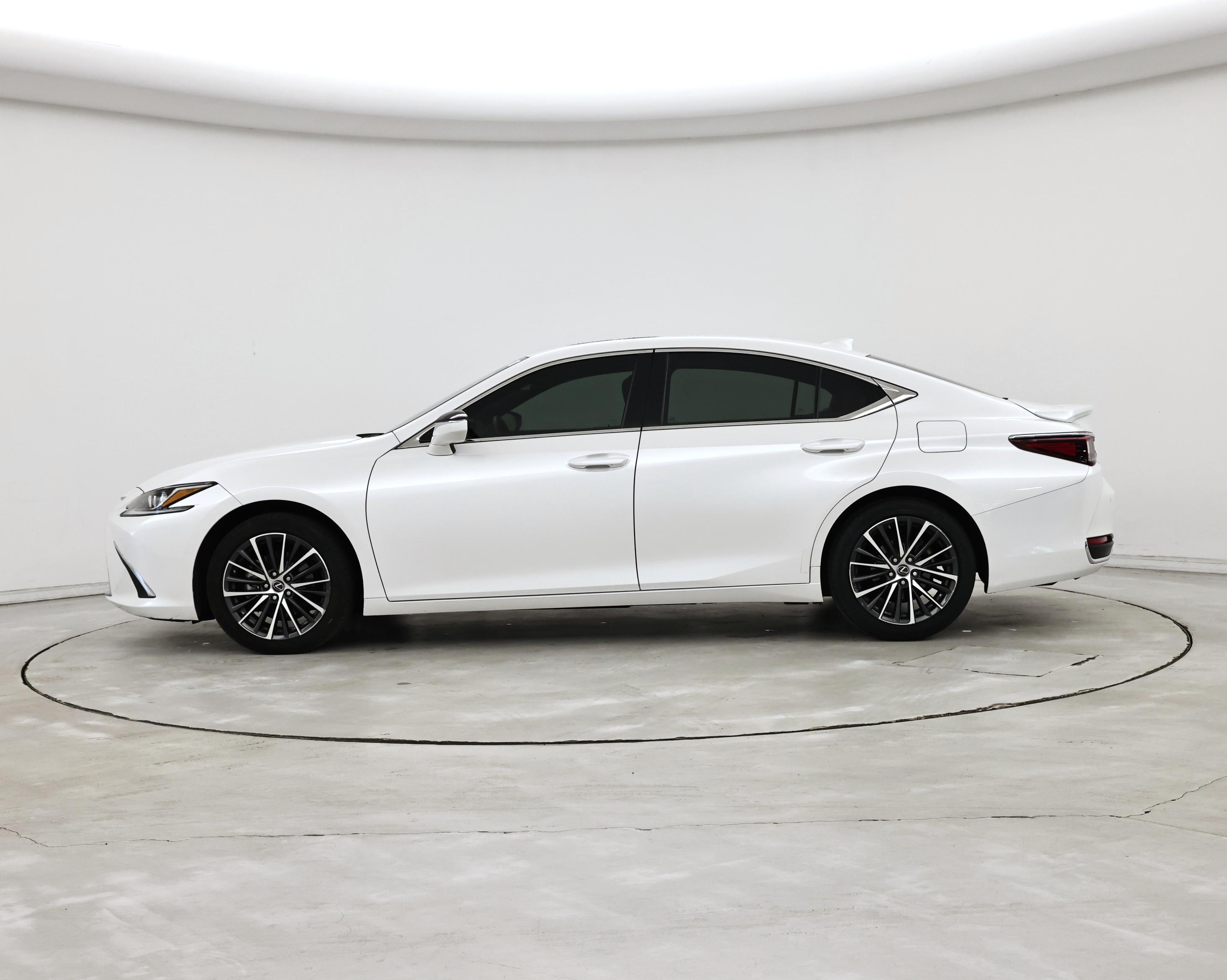 Thumbnail: 2023 Lexus ES - 3