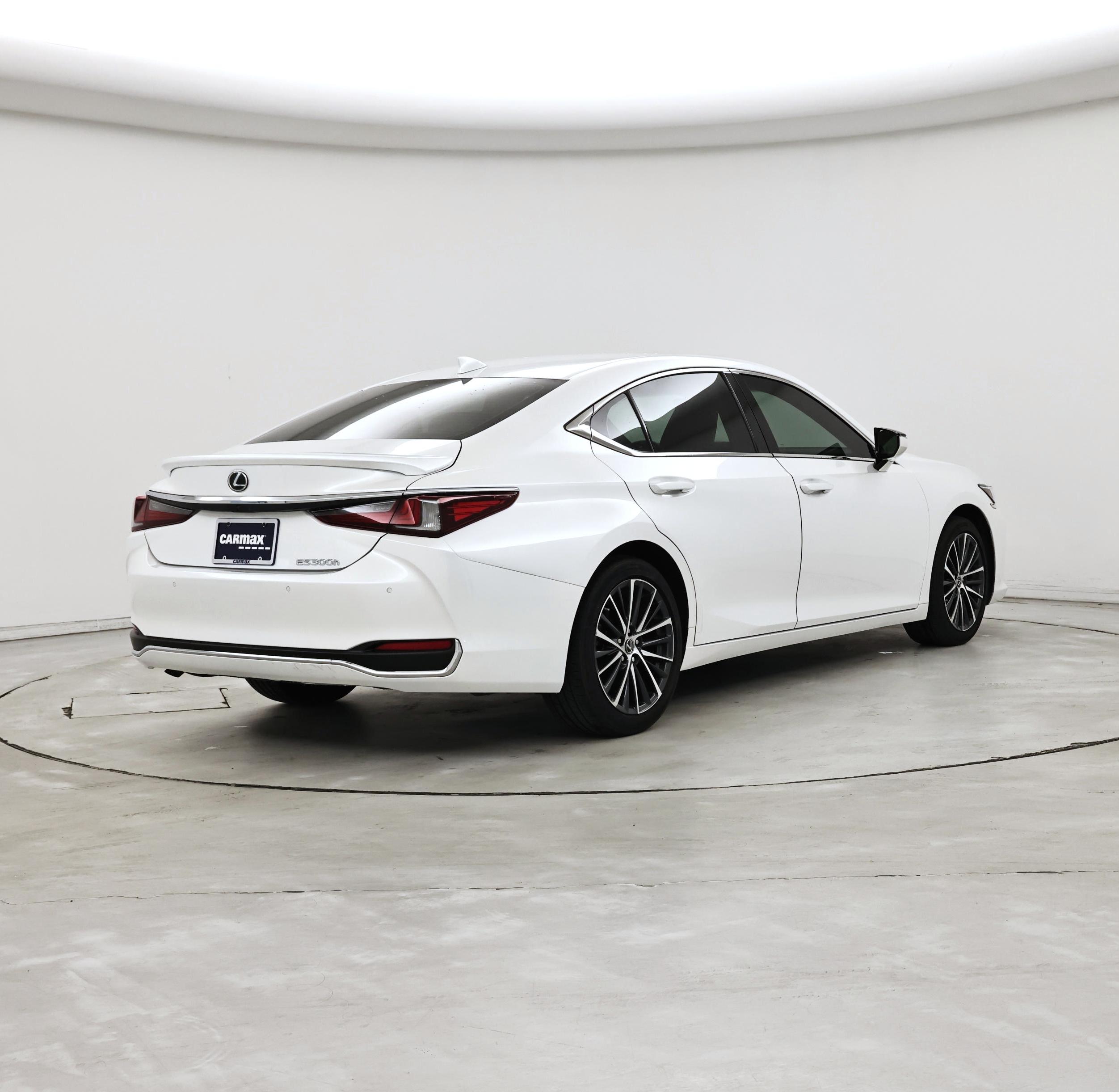Thumbnail: 2023 Lexus ES - 8