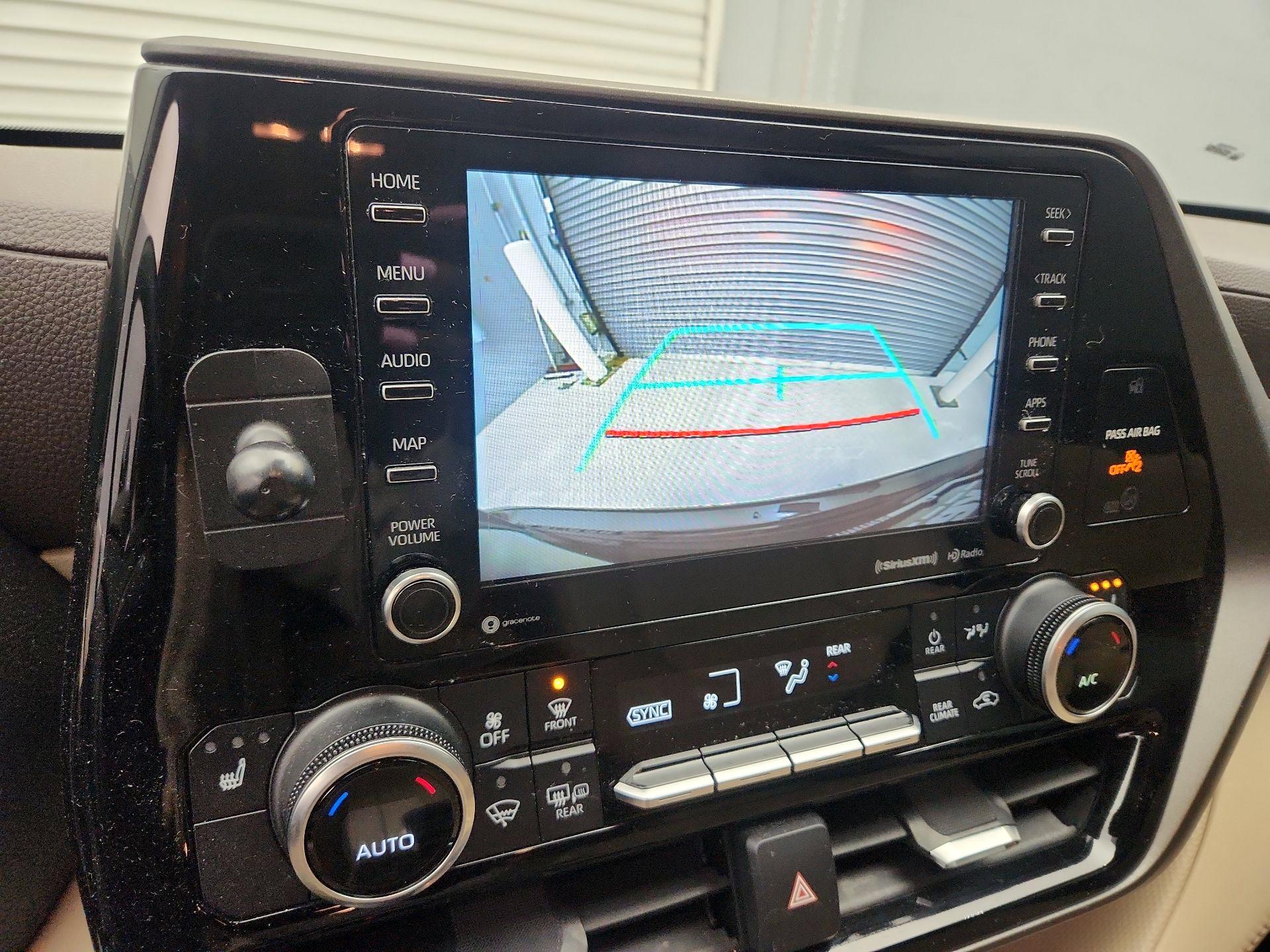 Thumbnail: 2021 Toyota Highlander - 15