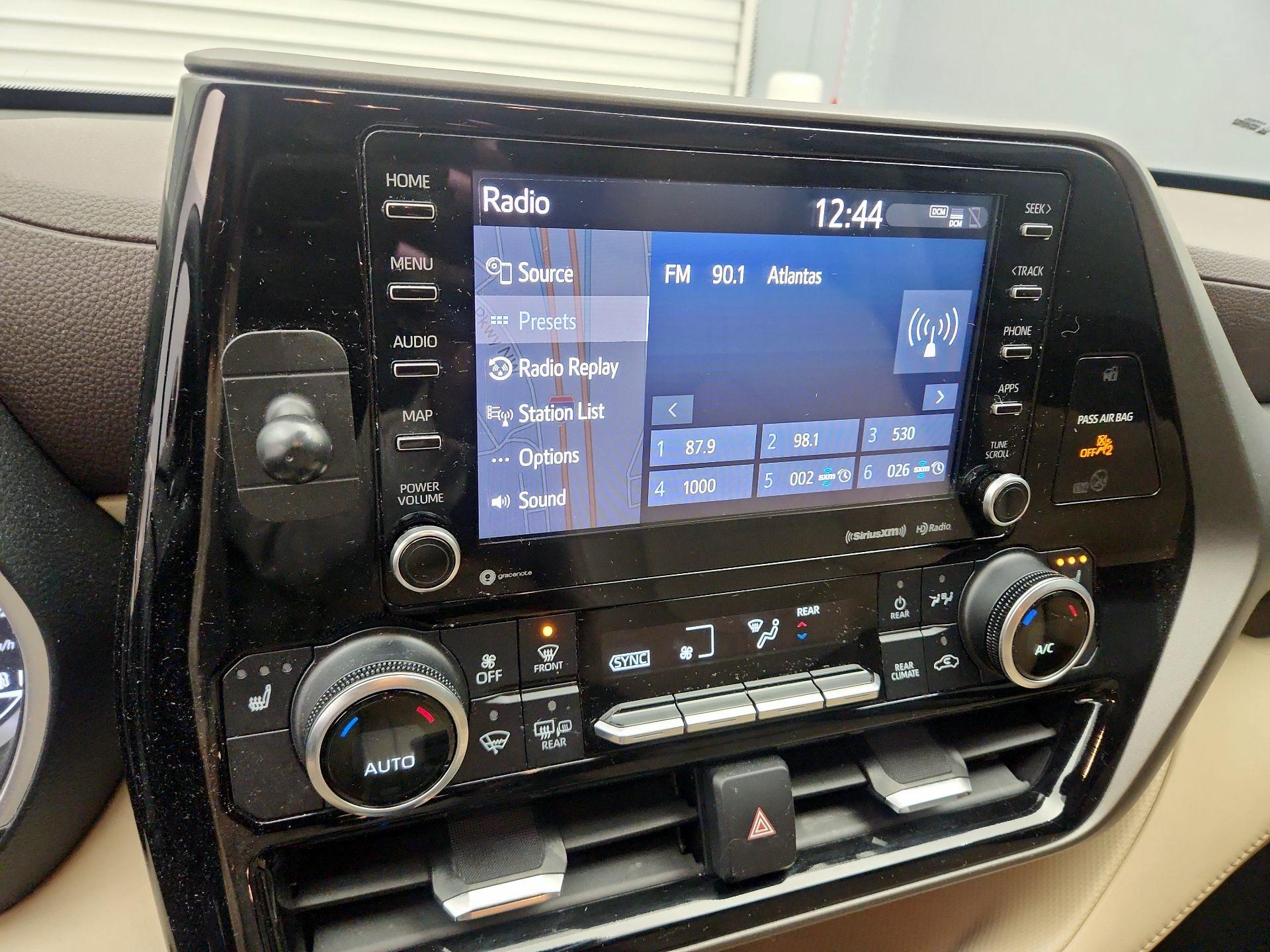 Thumbnail: 2021 Toyota Highlander - 16