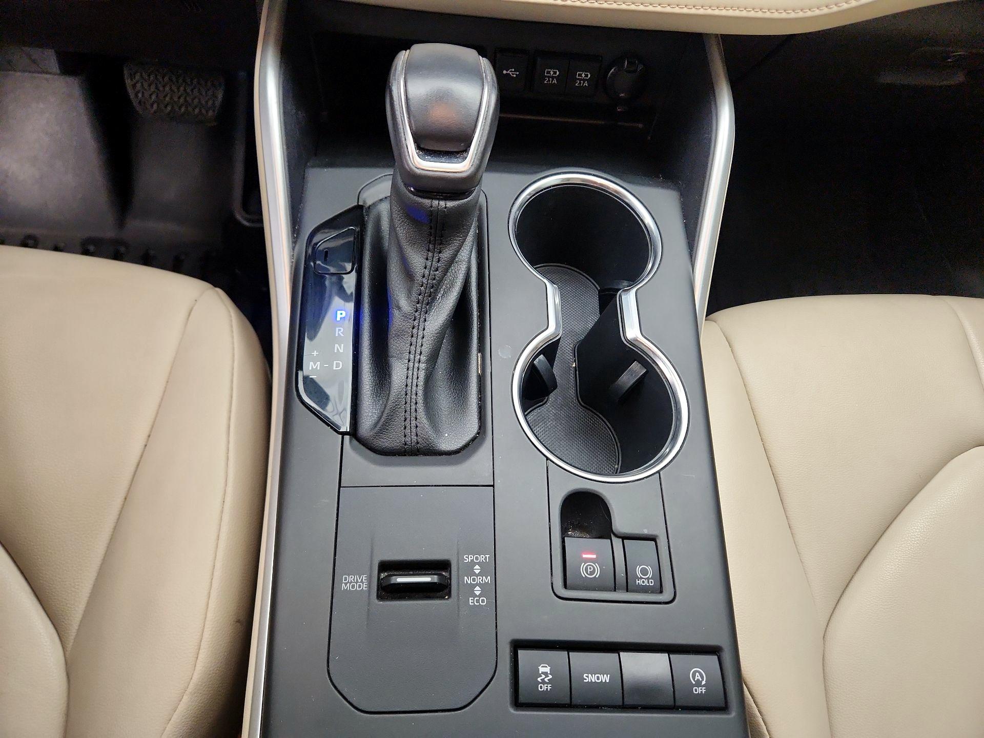 Thumbnail: 2021 Toyota Highlander - 18