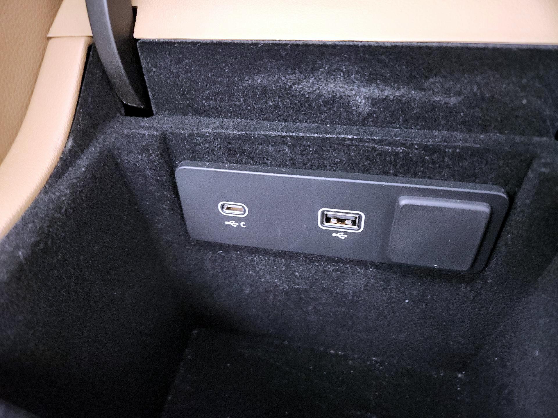 Thumbnail: 2023 Jaguar XF - 19