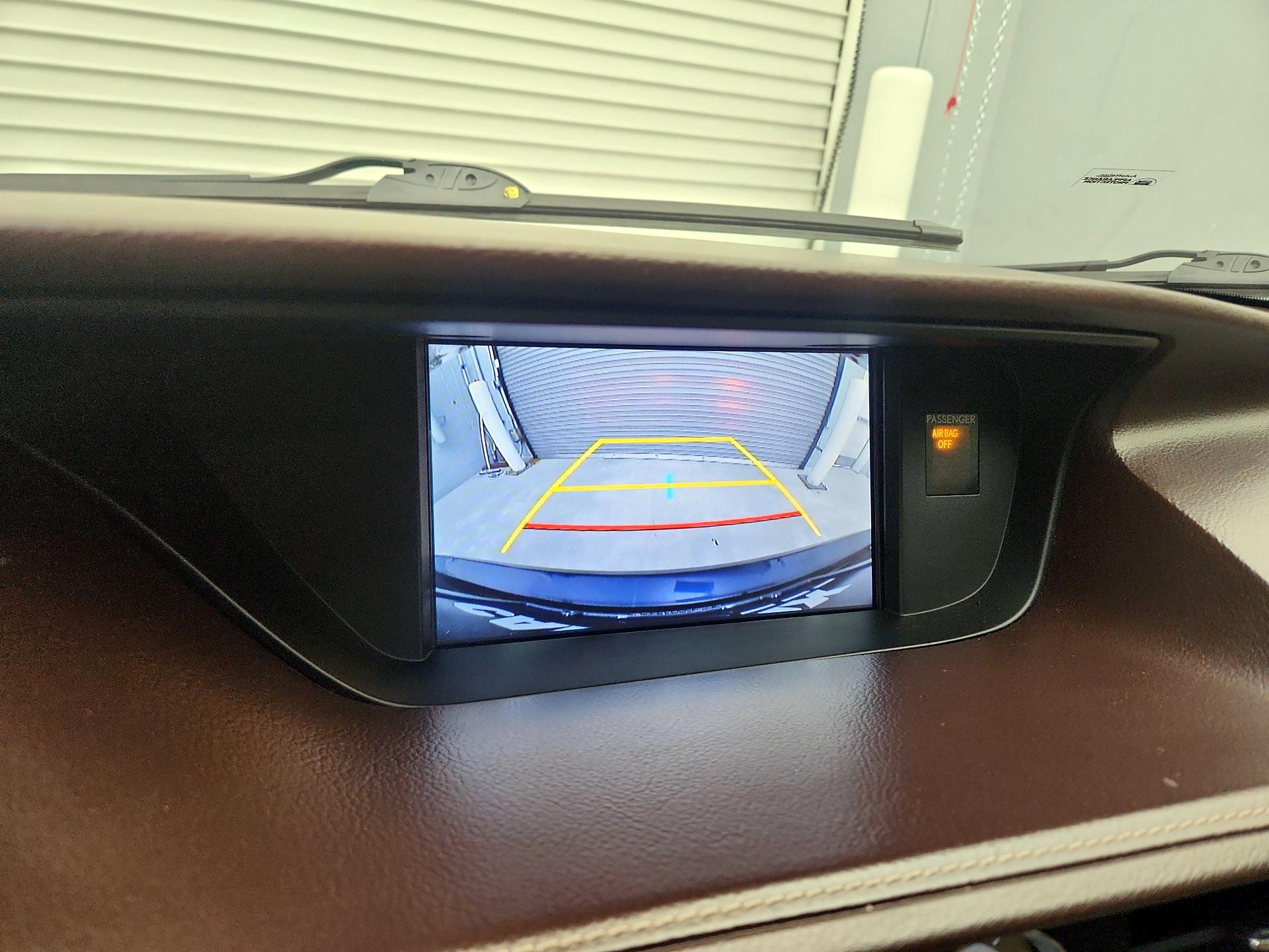 Thumbnail: 2016 Lexus ES - 14