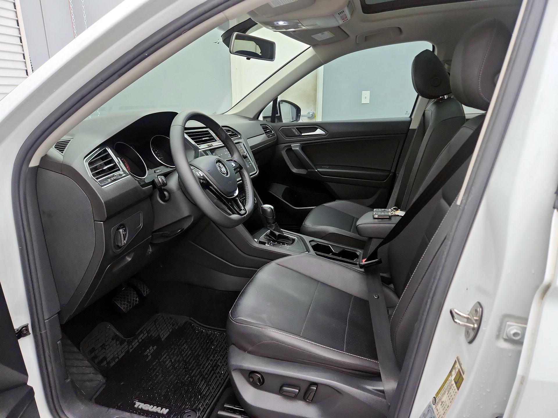 Thumbnail: 2020 Volkswagen Tiguan - 11