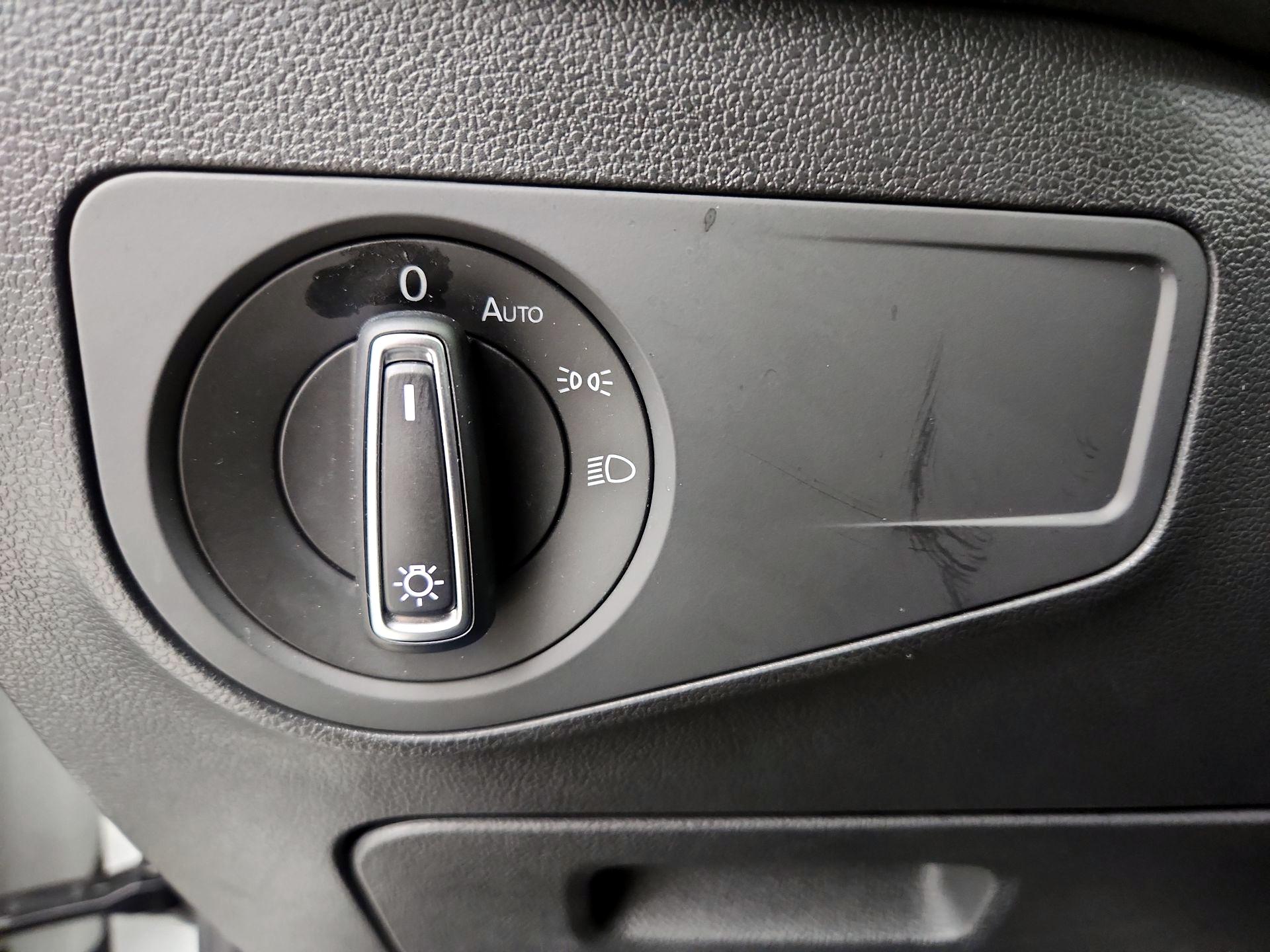 Thumbnail: 2020 Volkswagen Tiguan - 13