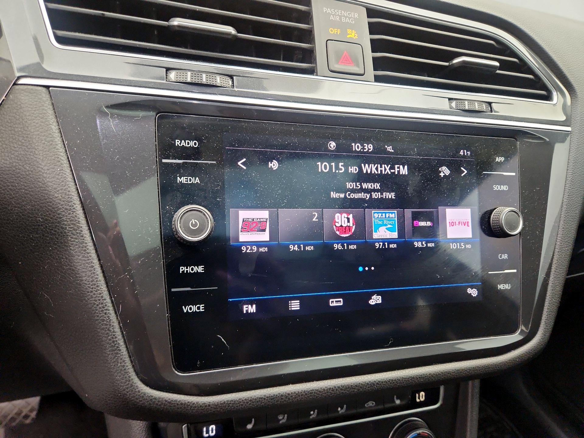 Thumbnail: 2020 Volkswagen Tiguan - 15