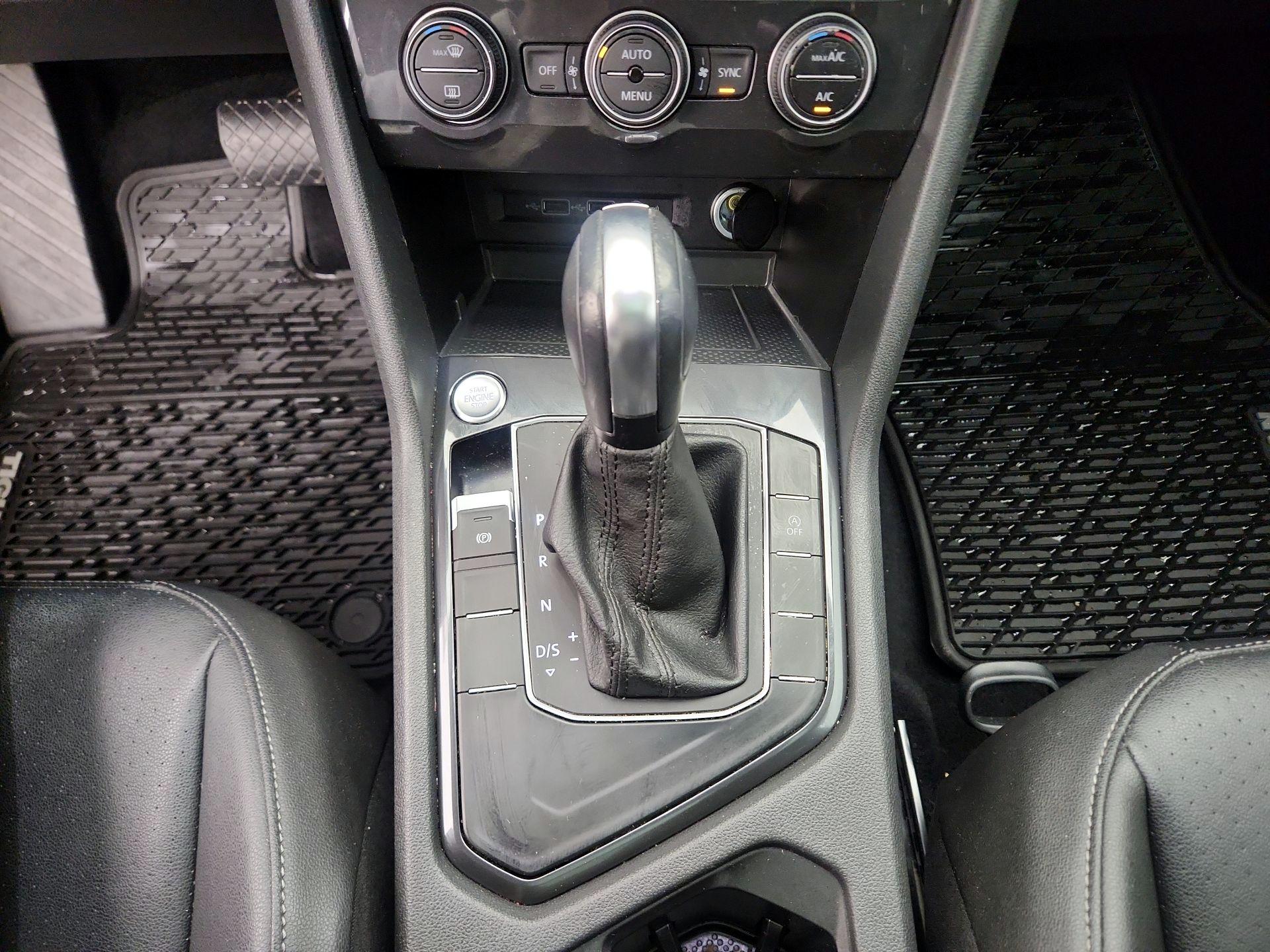 Thumbnail: 2020 Volkswagen Tiguan - 17