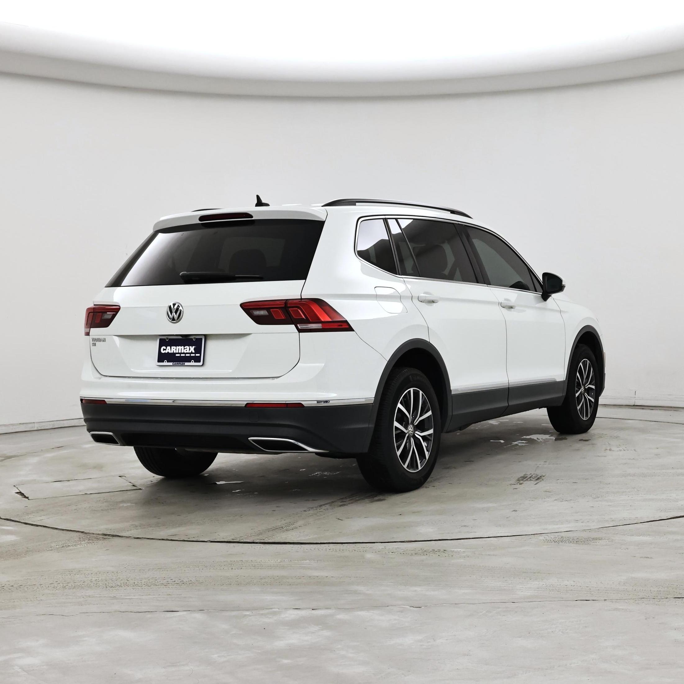 Thumbnail: 2020 Volkswagen Tiguan - 8