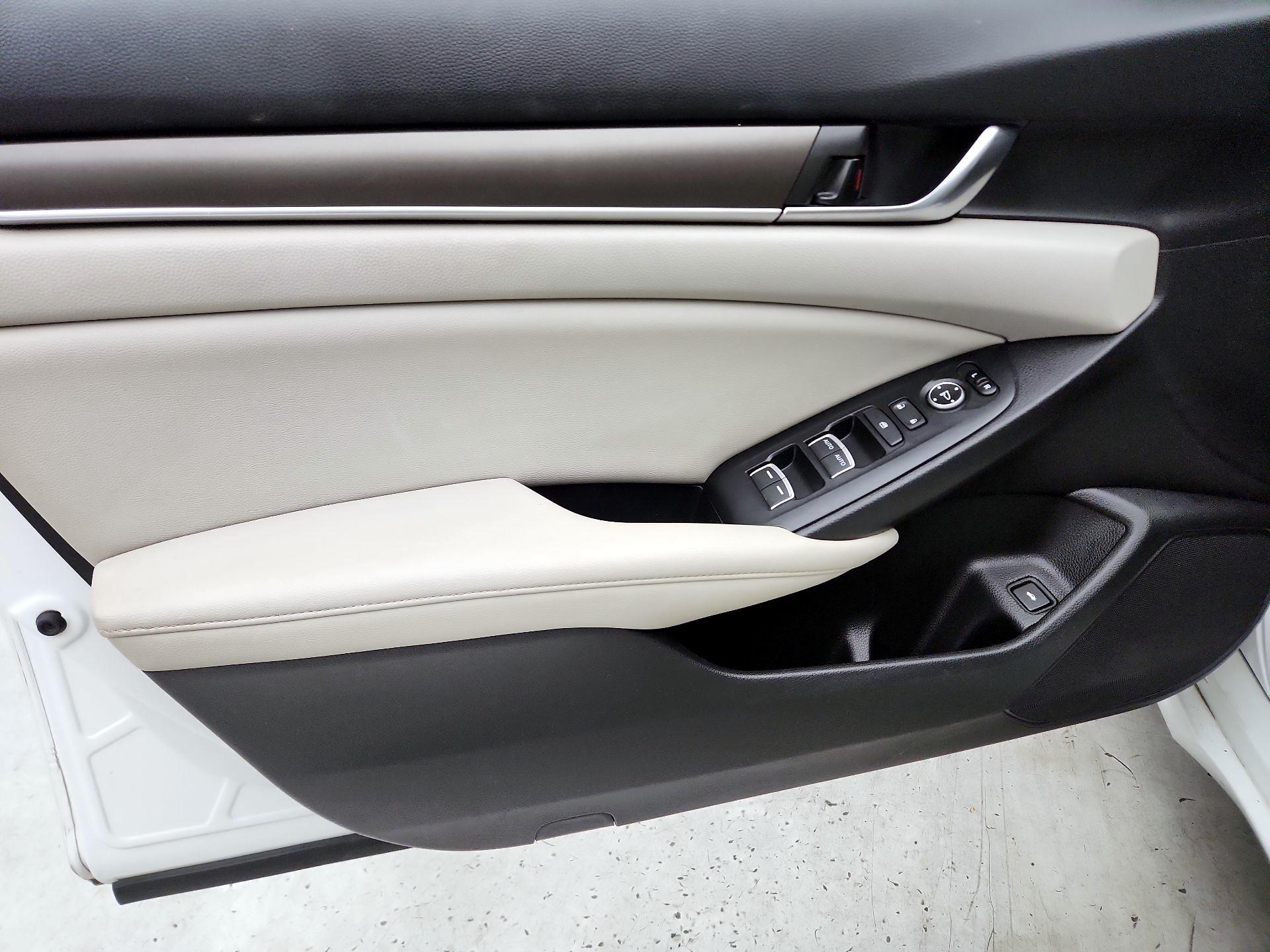 Thumbnail: 2019 Honda Accord - 12