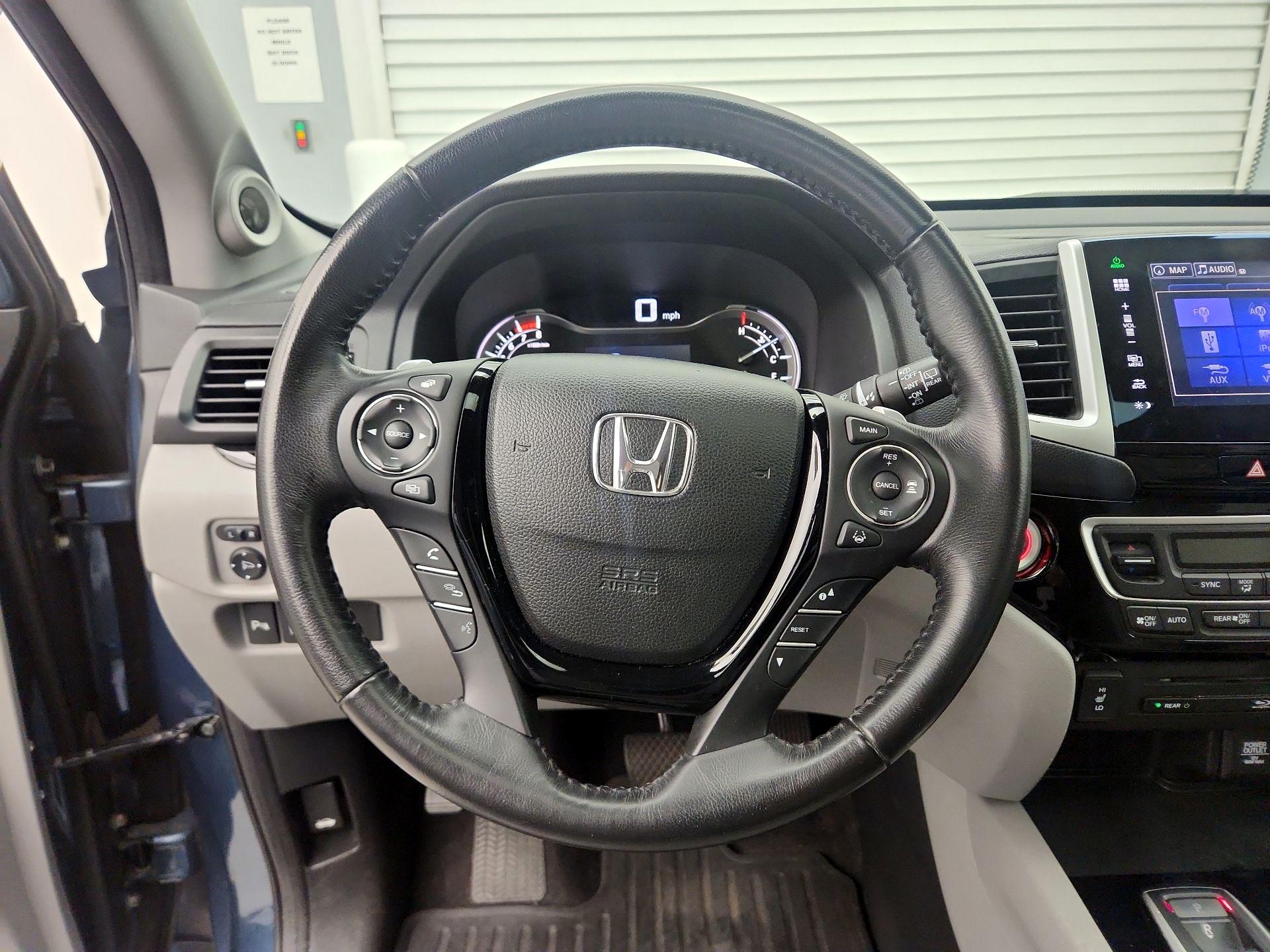 Thumbnail: 2016 Honda Pilot - 10