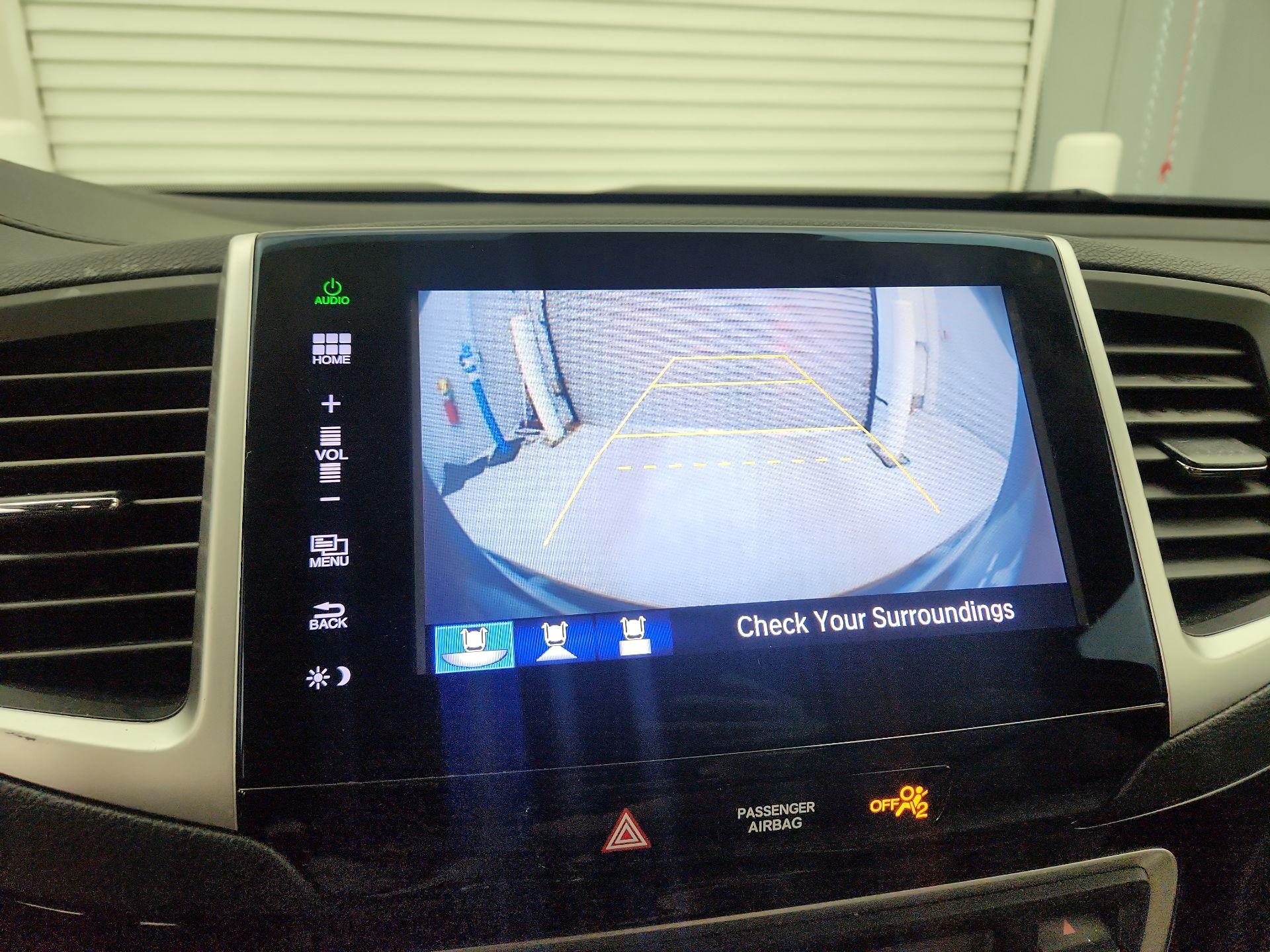 Thumbnail: 2016 Honda Pilot - 14