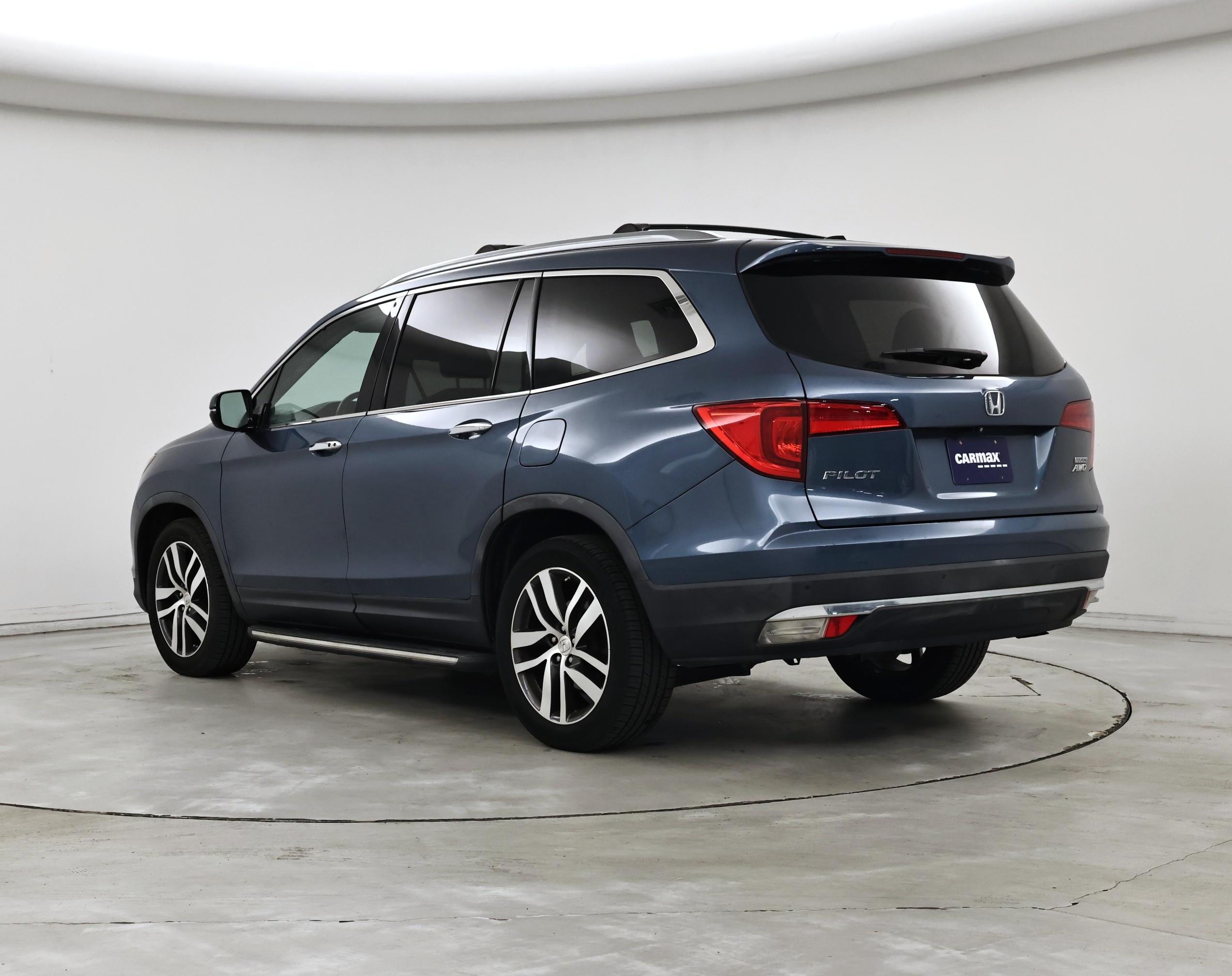 Thumbnail: 2016 Honda Pilot - 2